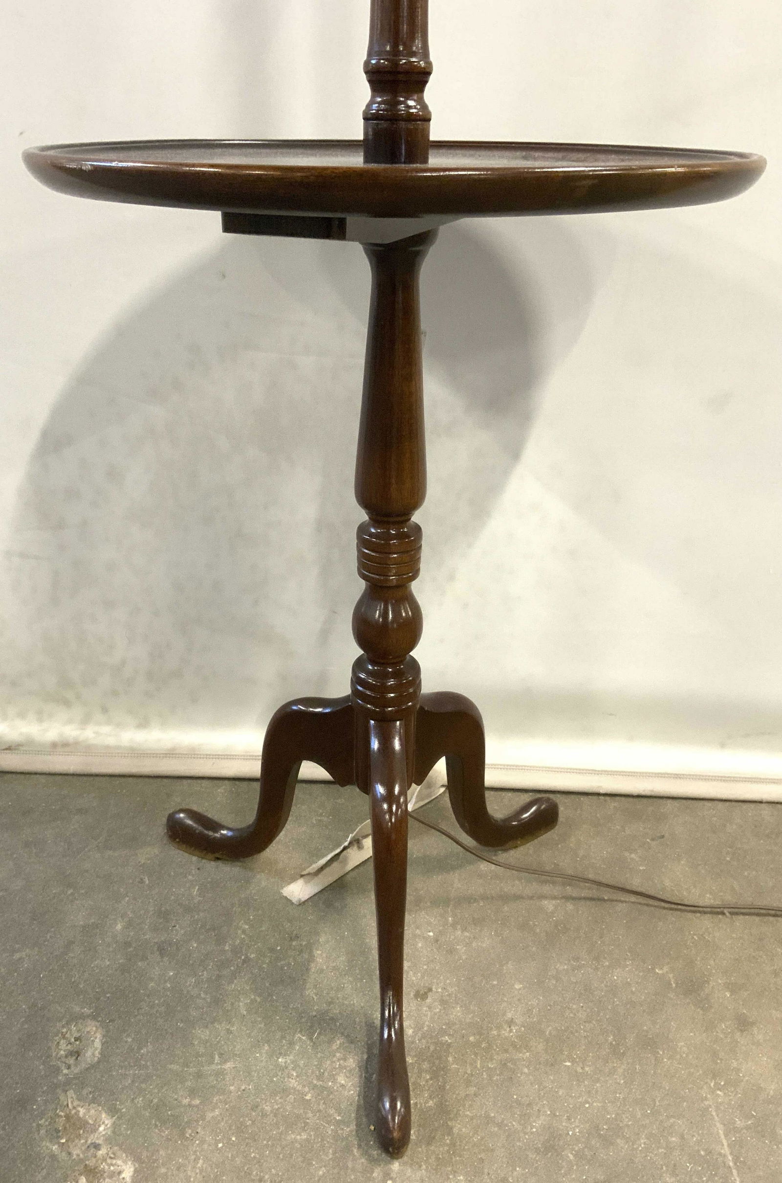 Queen Anne Vintage Wooden Table Floor Lamp (1 of 7)