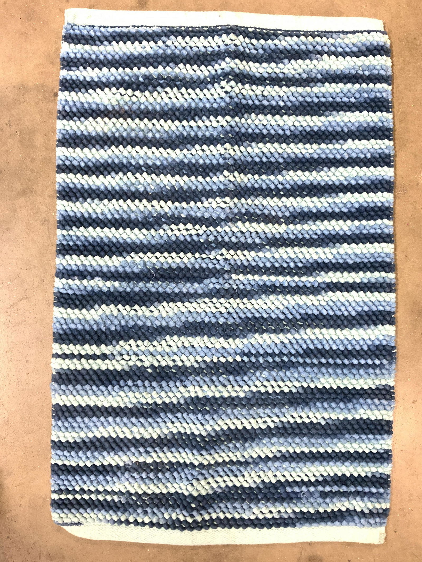 Area Rug W Various Blue Tones (1 of 5)