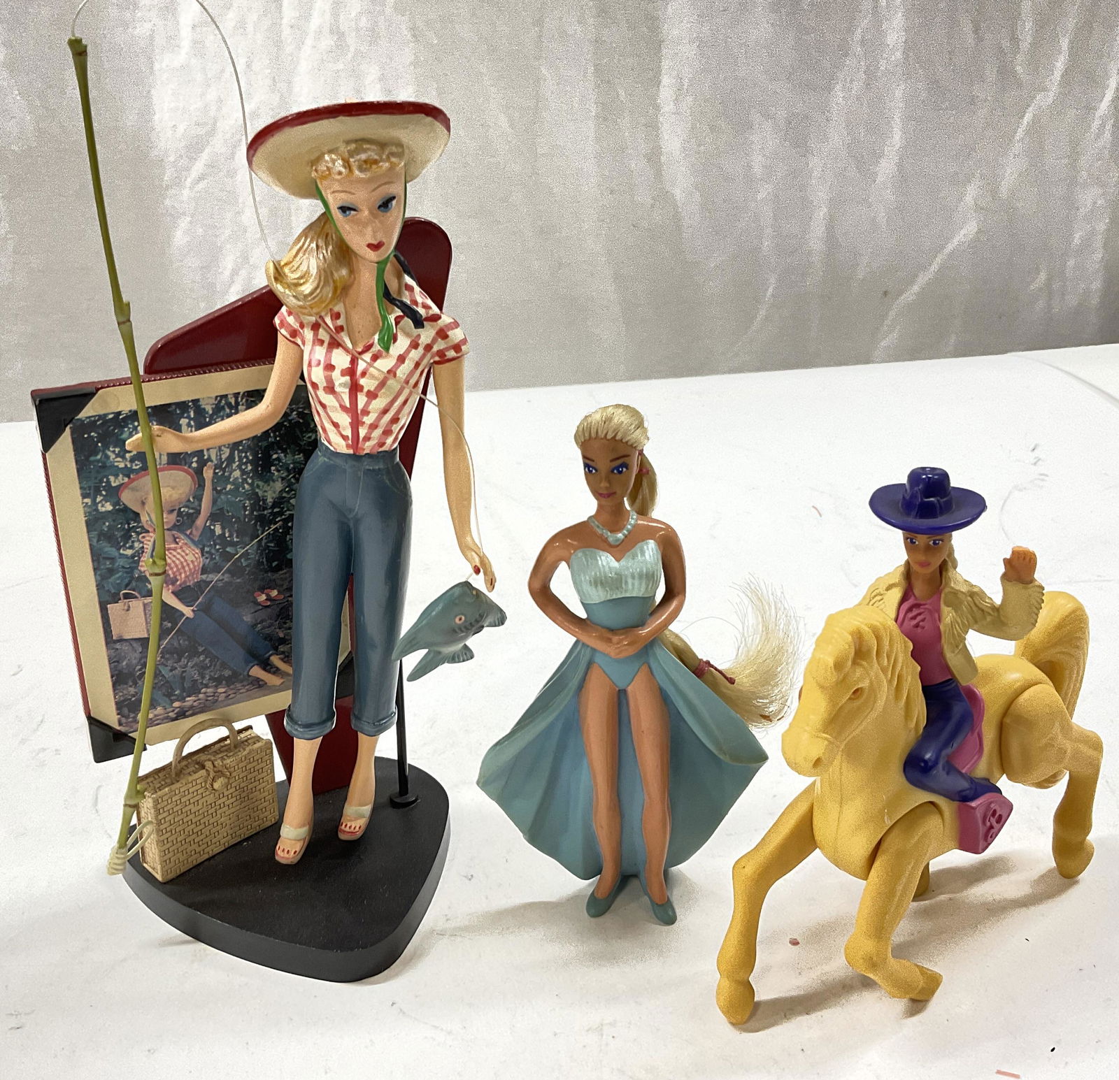 Lot 3 Vintage Barbie Figurines (1 of 4)