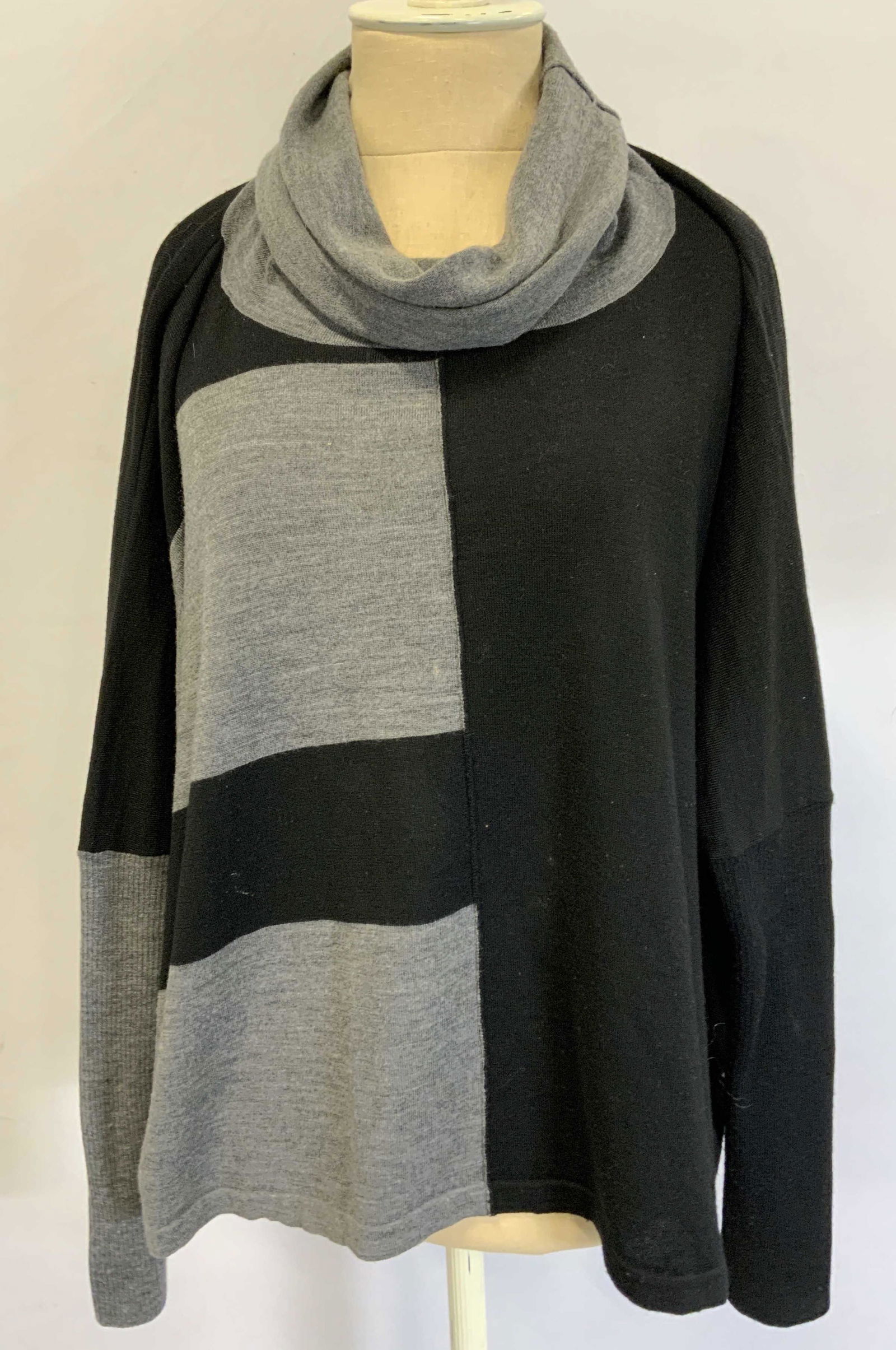 MIDALI TOUJOURS Color Block Wool Turtleneck (1 of 4)