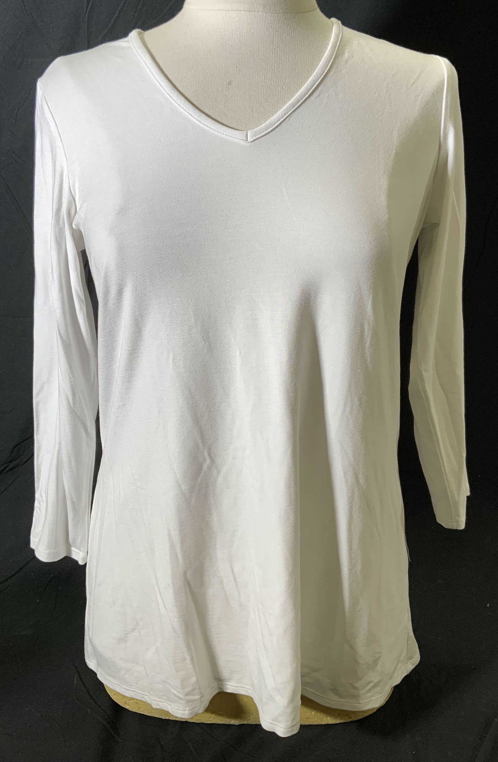 ESTELLE & FINN White 3/4 Sleeve V Neck Top (1 of 4)
