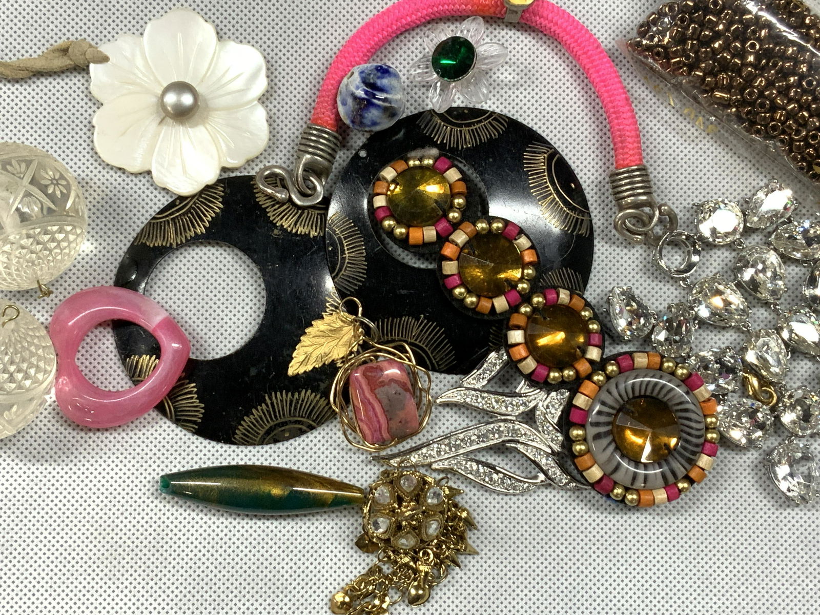 Lrg Lot Jewelry Making Accessories, Arts & Crafts: Large lot of parts of vintage jewelry, beads, rhinestones, mother of pearl flower, gold tone and silver tone chains, bronze toned beads new in package, other jewelry accessories, to be up cycled into