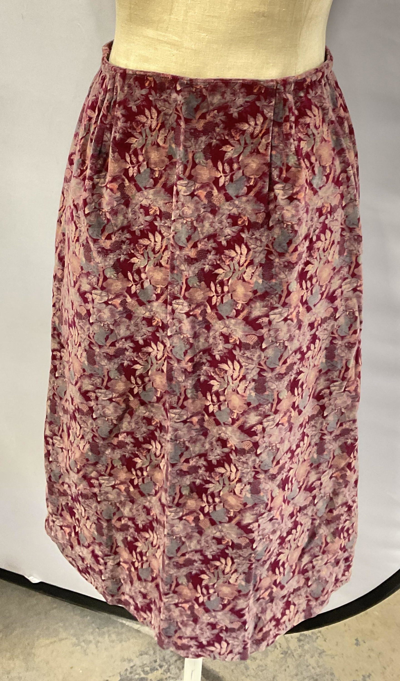 Vintage Velvet Berry Detailed Handmade Skirt: Velvet Berry Detailed Handmade Skirt. Waist width measures 13.5 inches. Length measures approx 27 inches from waist down. No material label or name label. Minor wear to piece. Skirt, velvet skirt, fal