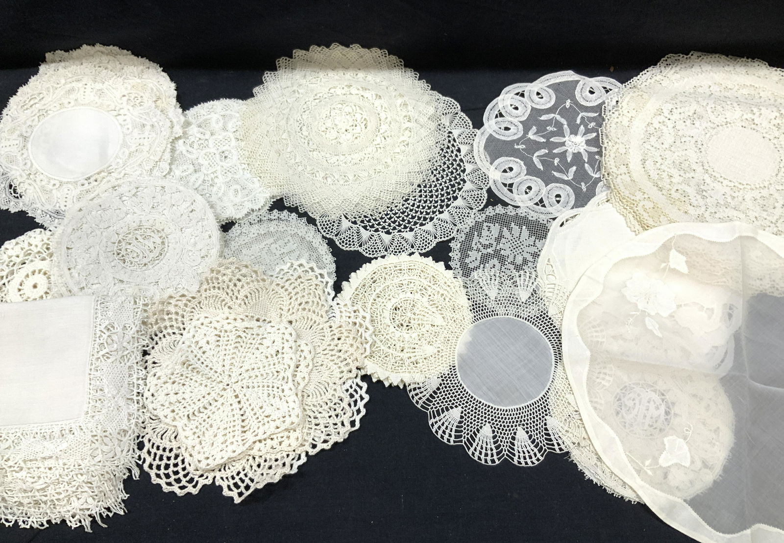 Group Lot Tat, Linen & Lace Doilies, Napkins (1 of 8)