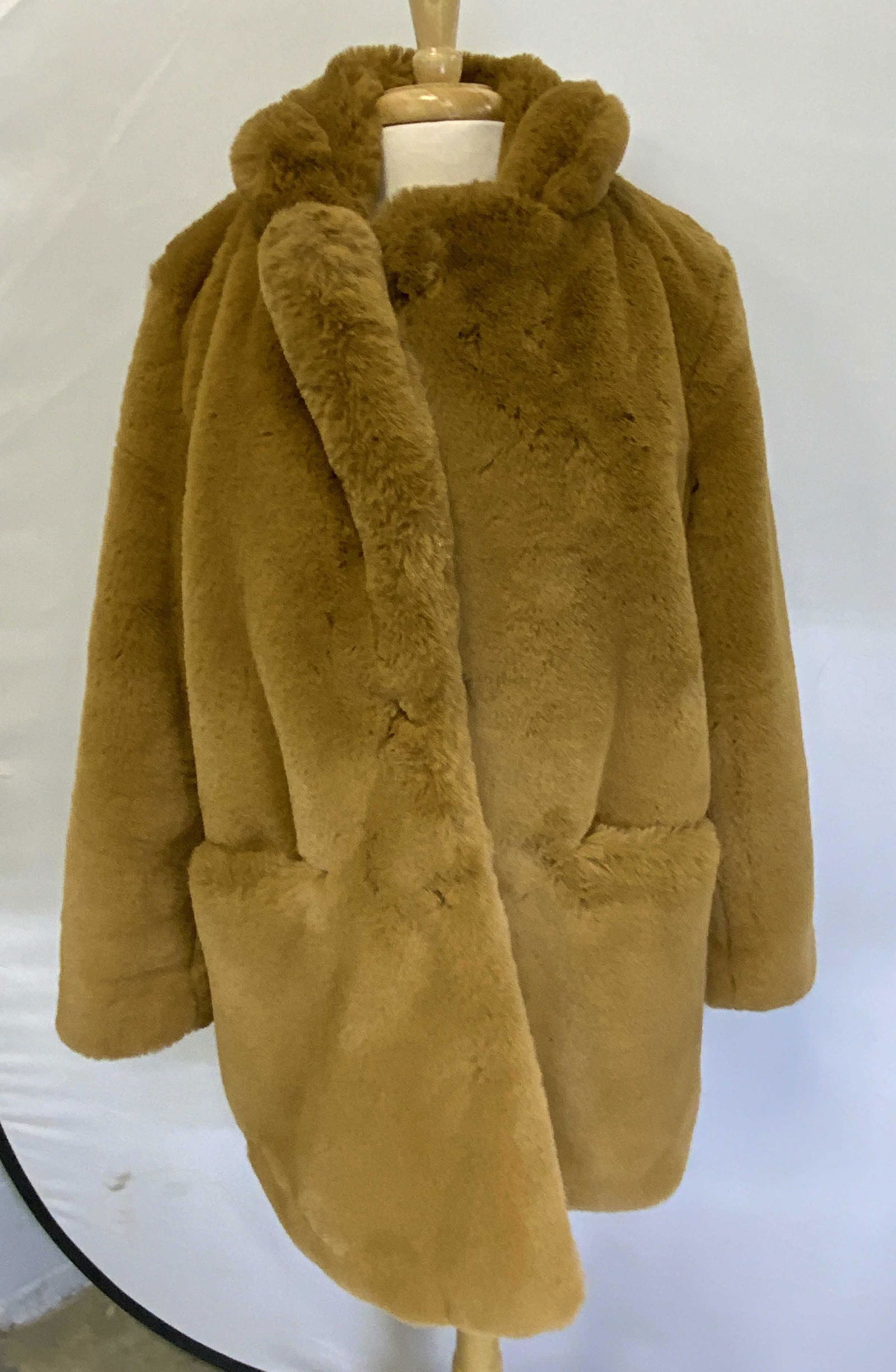 APPARIS Tan Faux Fur Coat (1 of 5)