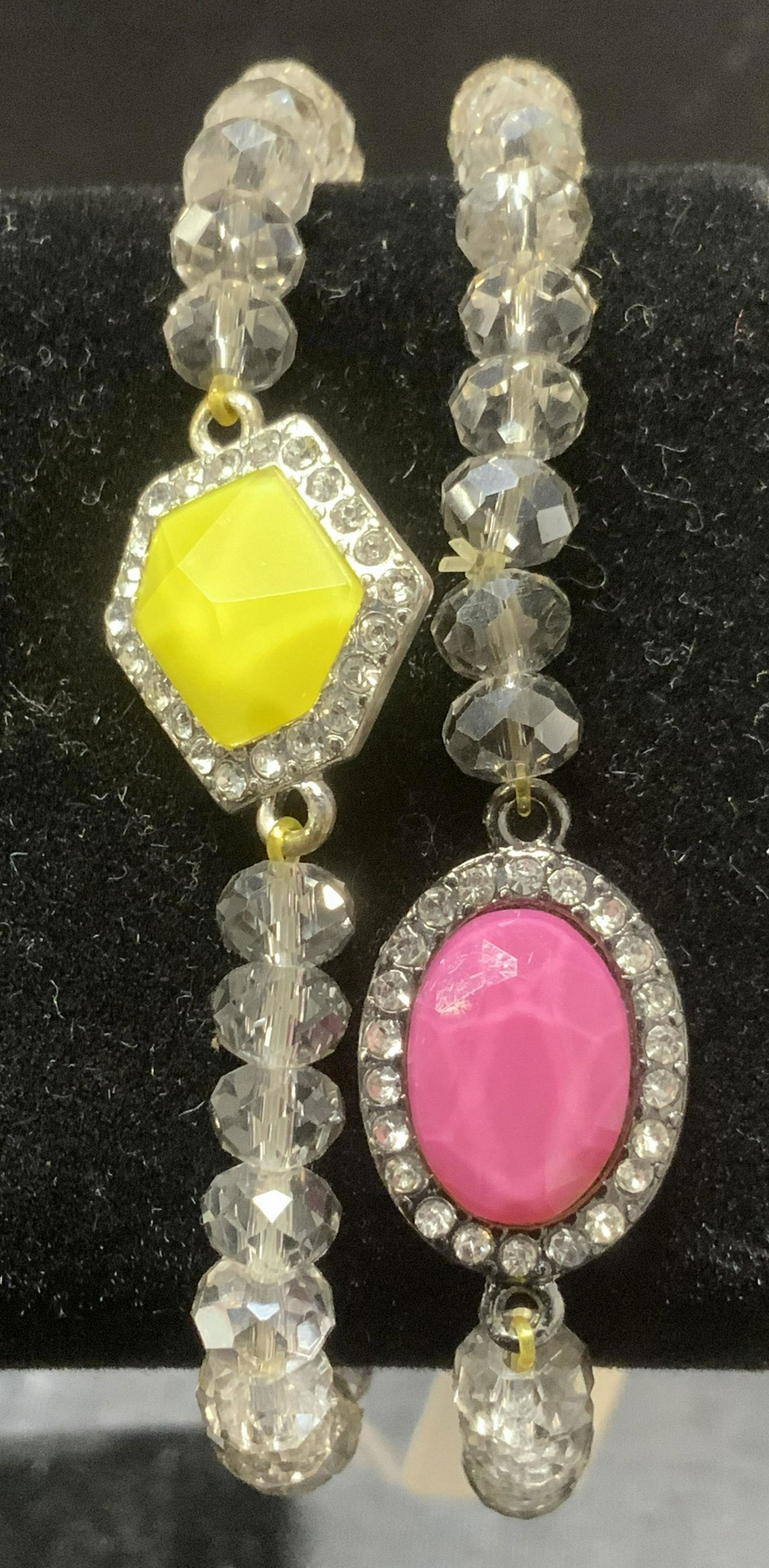 Pair of Glass Beaded Boutique Bracelets NWT (1 of 4)