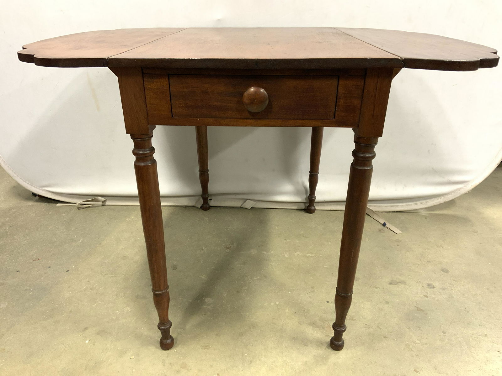 Drop Leaf Dining Table W Drawer (1 of 9)