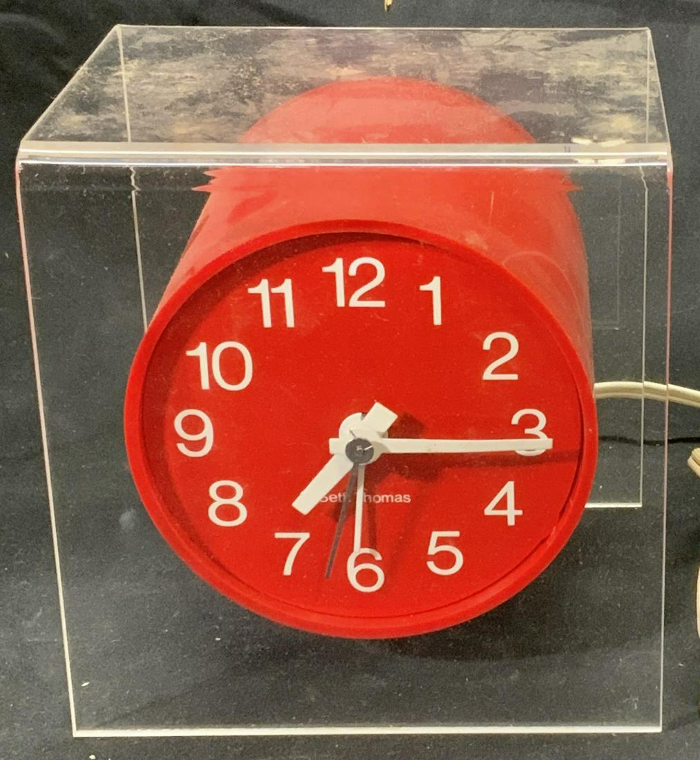 SETH THOMAS Modernist Suspense Lucite Clock (1 of 6)