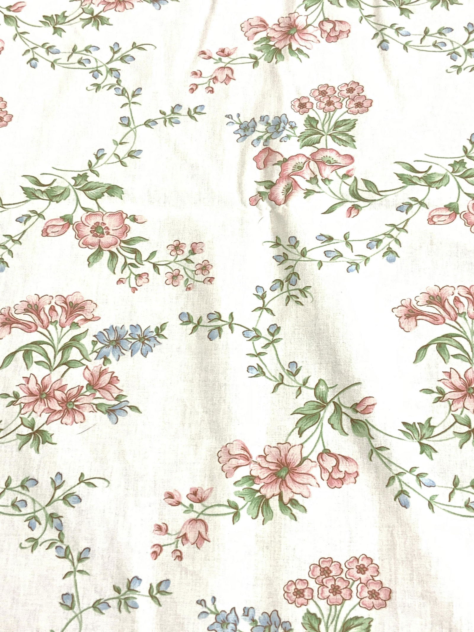 Oval White Cotton Tablecloth with Flowers (1 of 4)