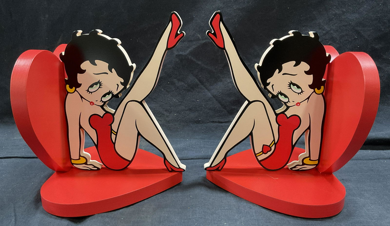 Lot 2 Betty Boop Wooden Bookends (1 of 5)
