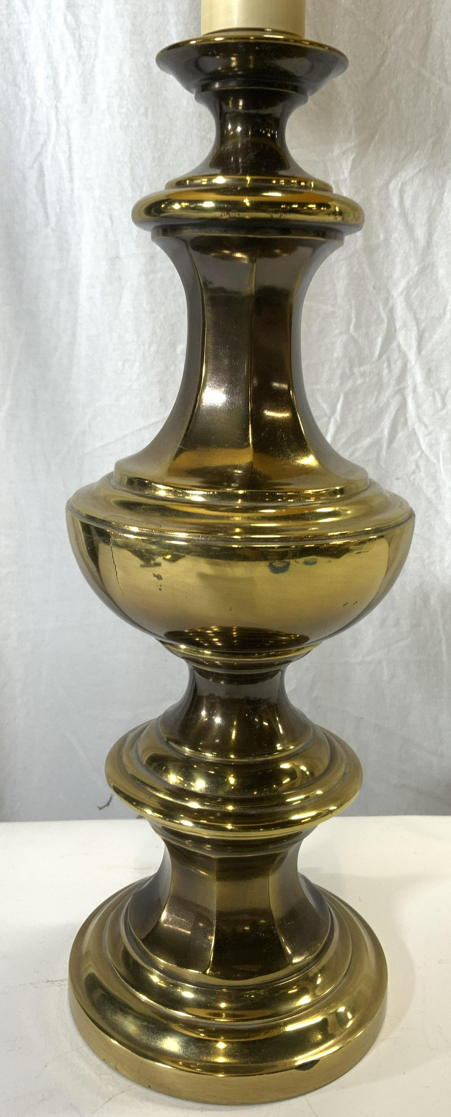 Vintage Brass Table Lamp W Shade (1 of 8)