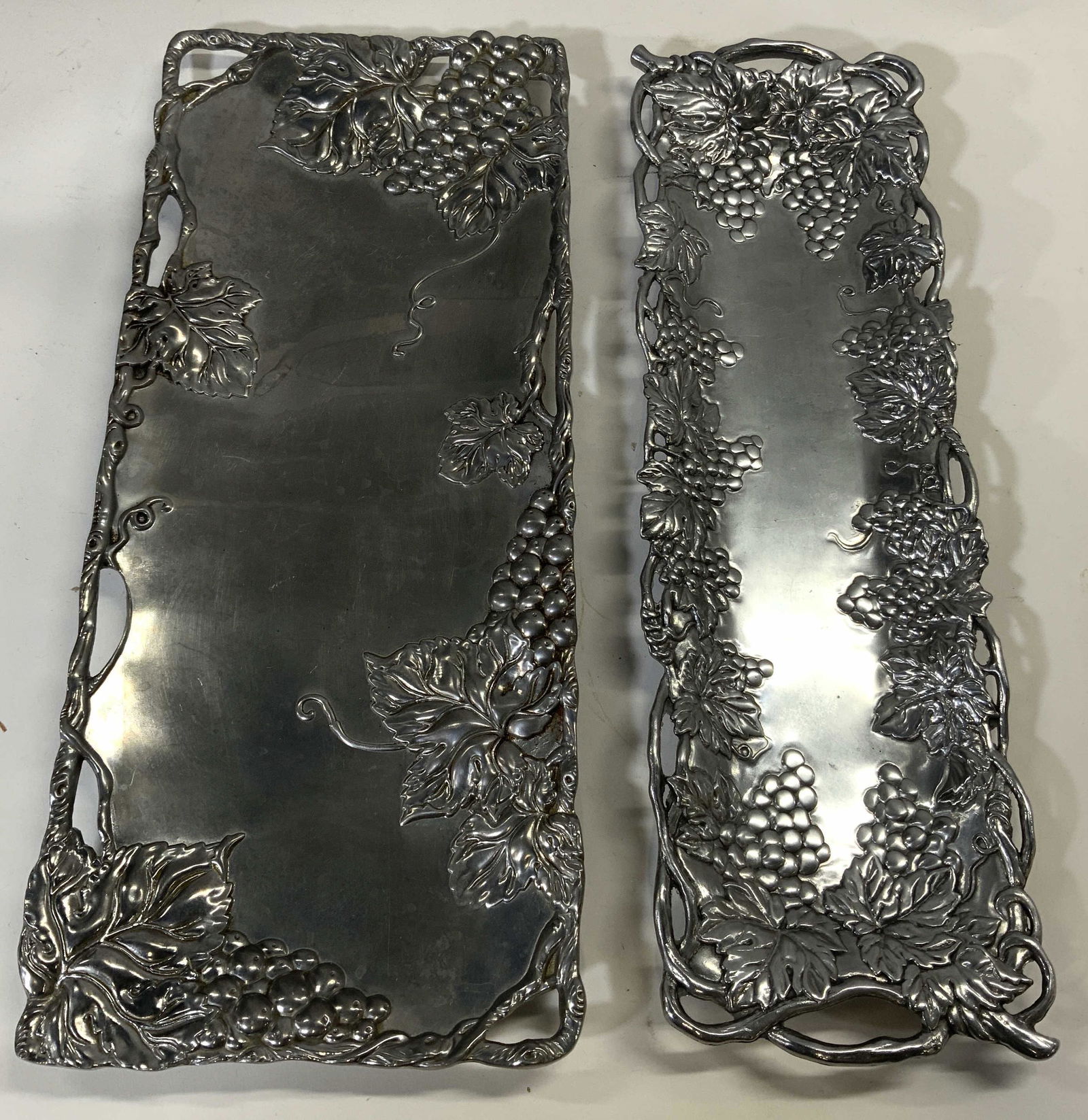 Lot 2 ARTHUR COURT Pewter Trays (1 of 7)