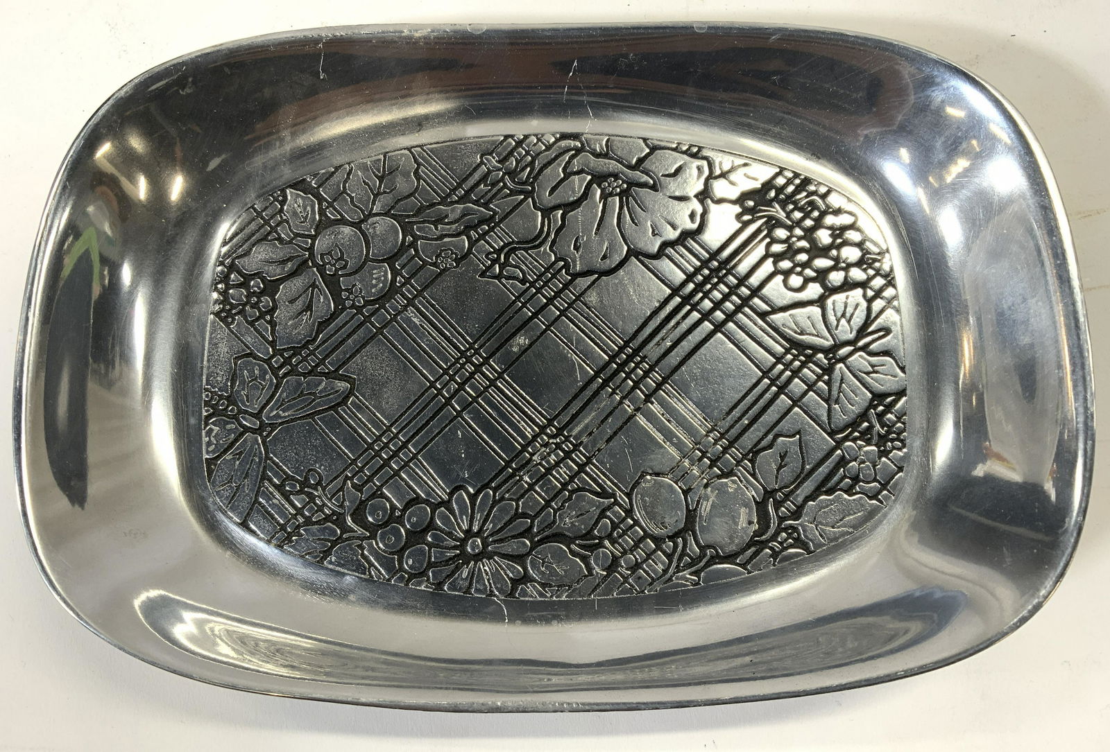 TRACY PORTER Pewter Tray W Relief Detail (1 of 7)