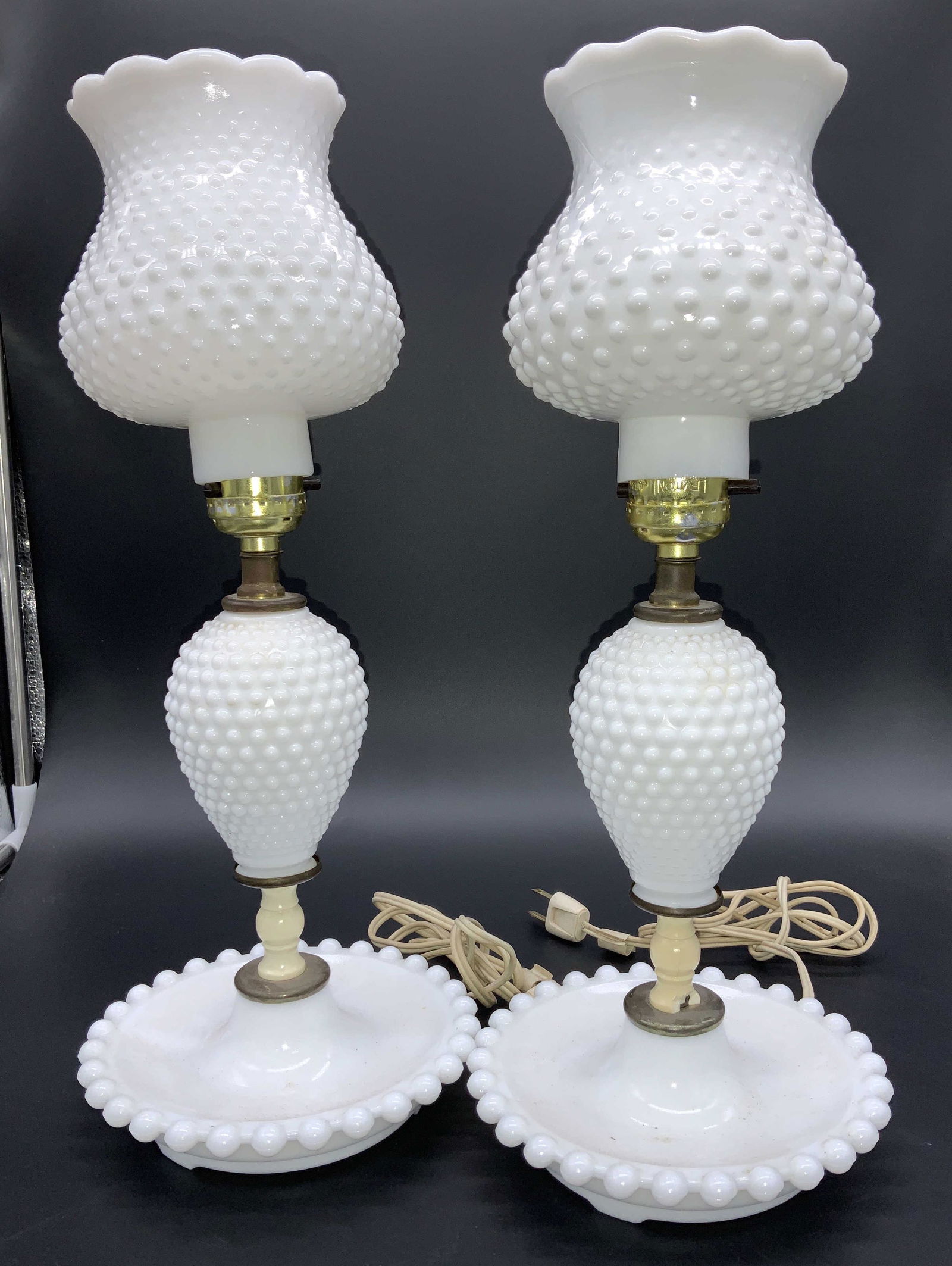 Pair Colonial Style Hobnail Milk Glass Table Lamps (1 of 7)