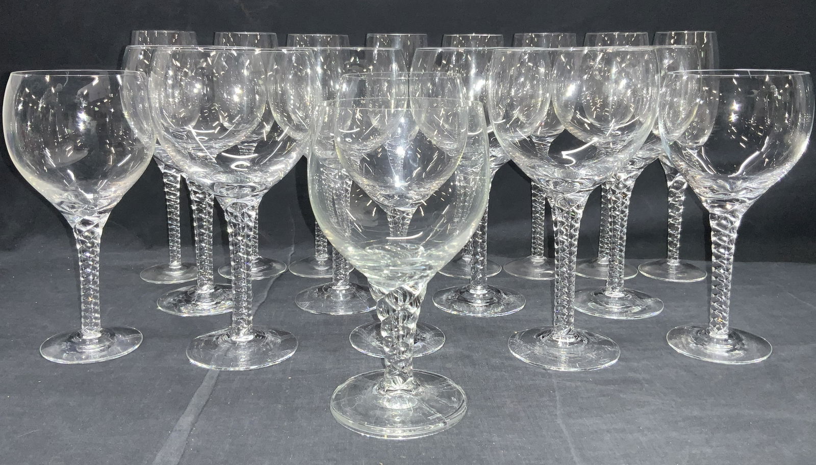 Set18 Vintage ORREFORS & Thomas Crystal Stemware: 18 set of Orrefors crystal stemwares. 8 champagne flutes, 6 Red wine glasses, approx 8 inches tall. Three, 7.25 inch tall wine glasses, and one, 7 inch tall wine glass with the Brand Thomas on the bas