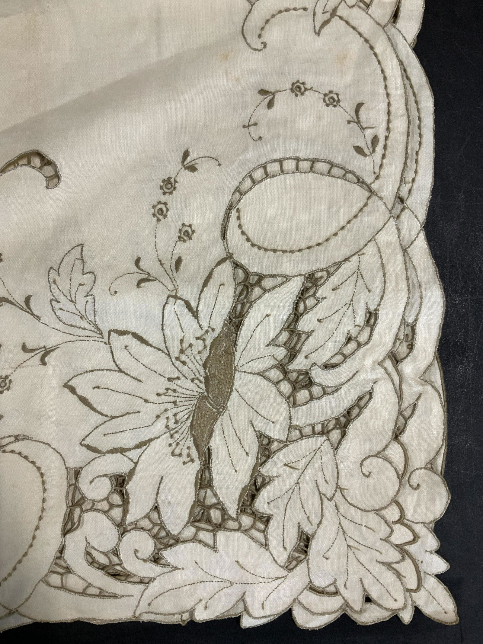 Vintage Embroidered Linen Tablecloth (1 of 6)