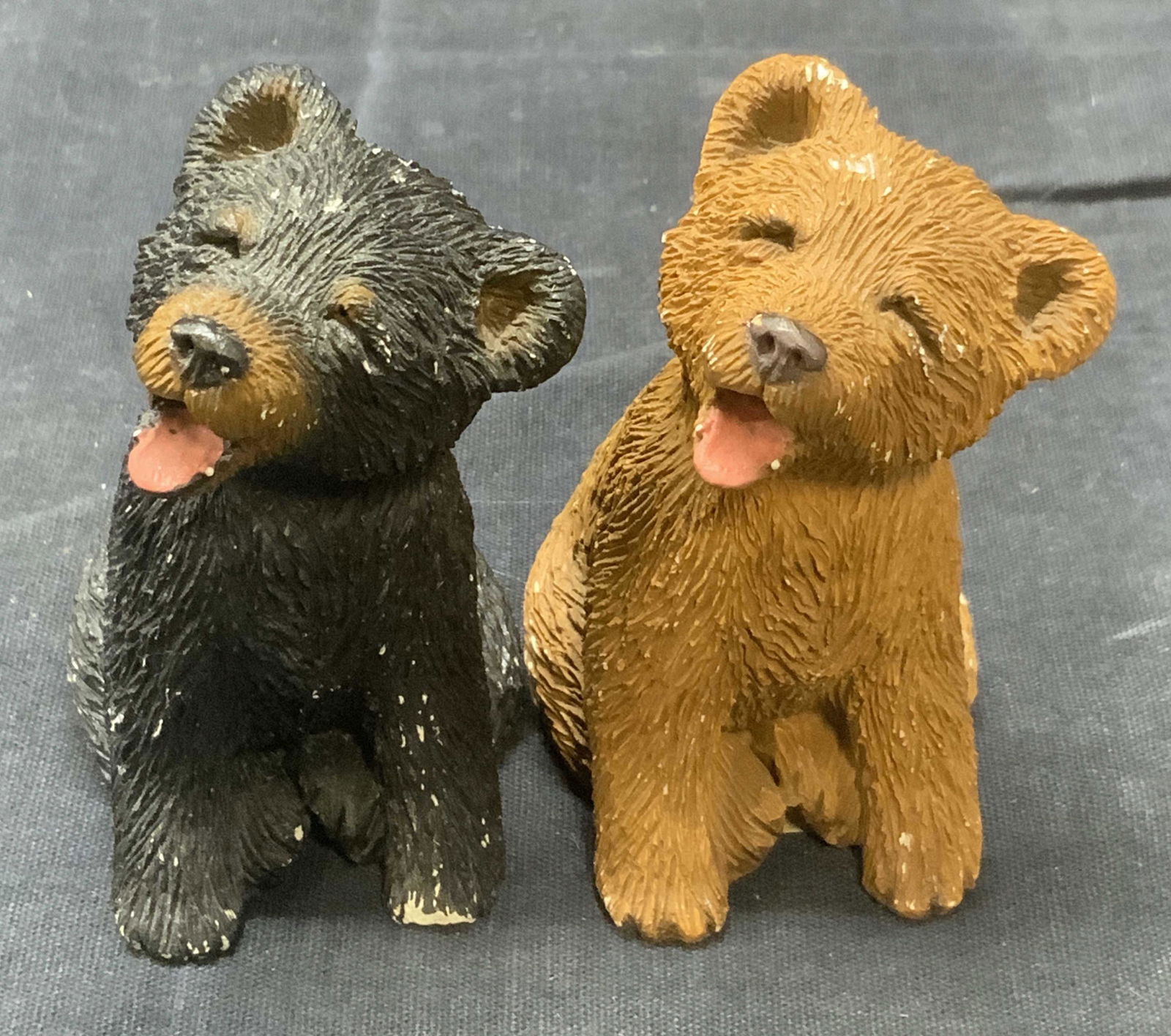 SANDICAST Pair Bear Cub Yawning Figurines, USA (1 of 5)