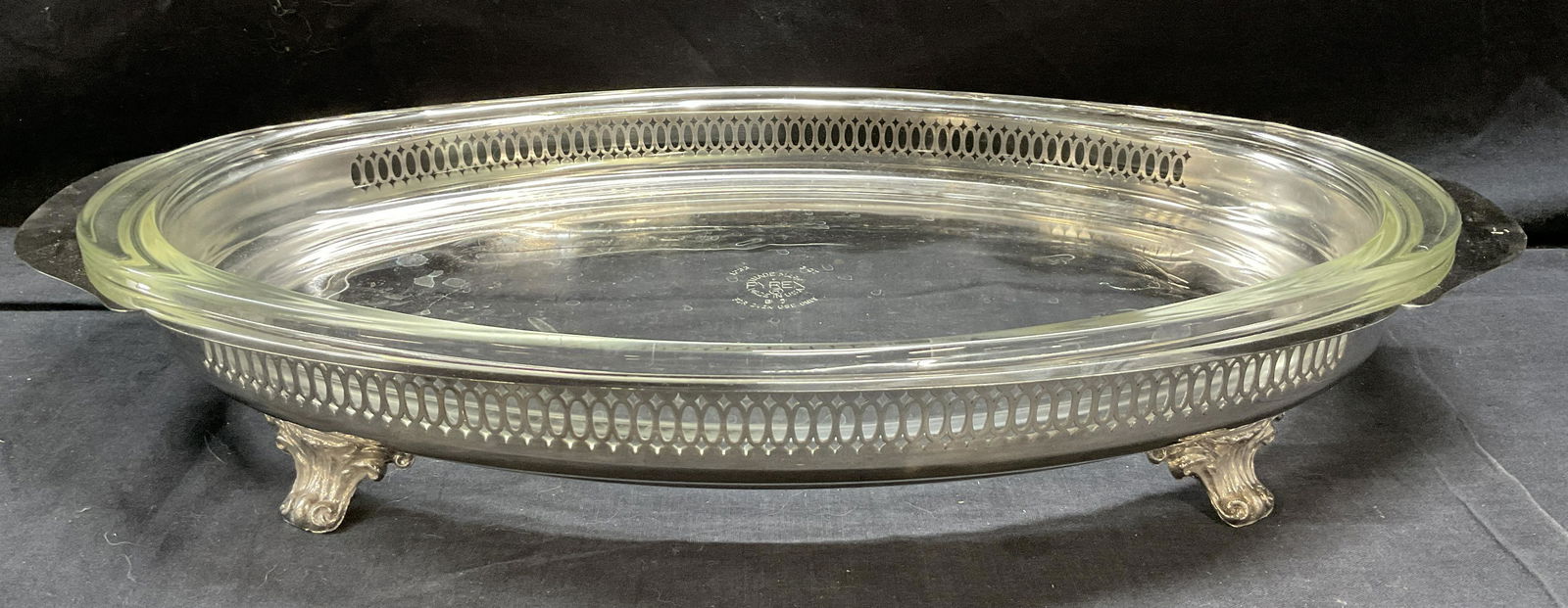 PYREX Glass and Metal Serving Dish, USA (1 of 5)