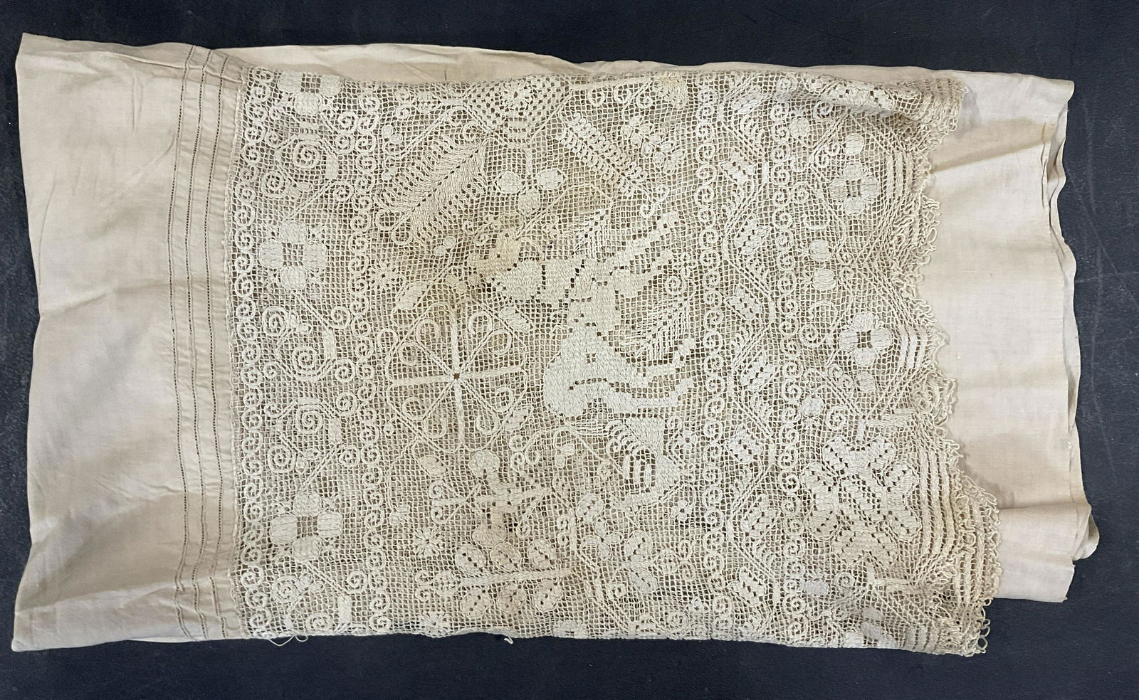 Vintage Linen with Tat: Vintage Linen with Tat, no apparent inscriptions or labels, tat features horse design, measures 50 x 55 1/4 inches, loose threads to piece and aging to fabric consistent with vintage condition, Vintag