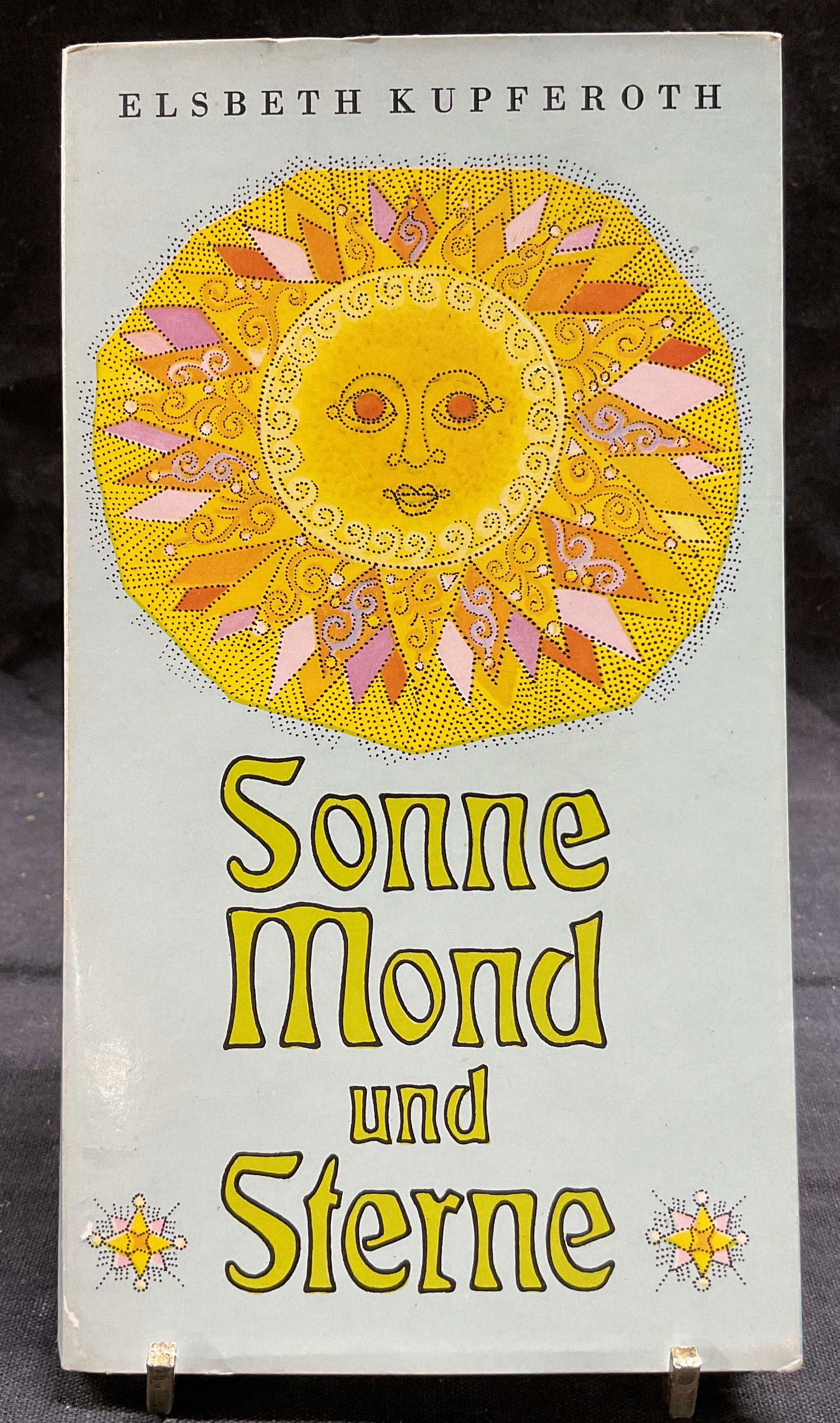 Vintage ELSBETH KUFFEROTH Pop Up Book (1 of 4)