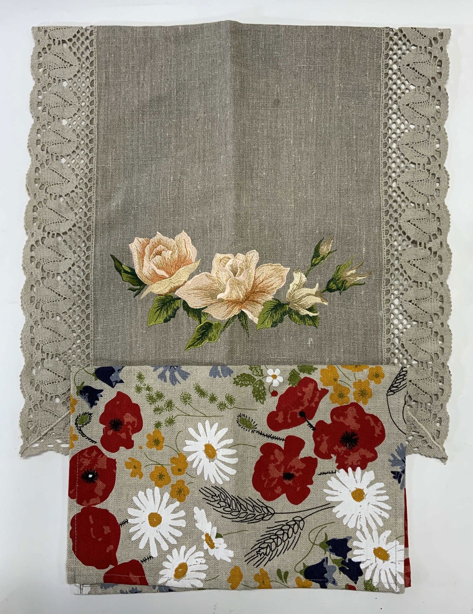 Lot 2 Vintage Floral Table Linens (1 of 5)