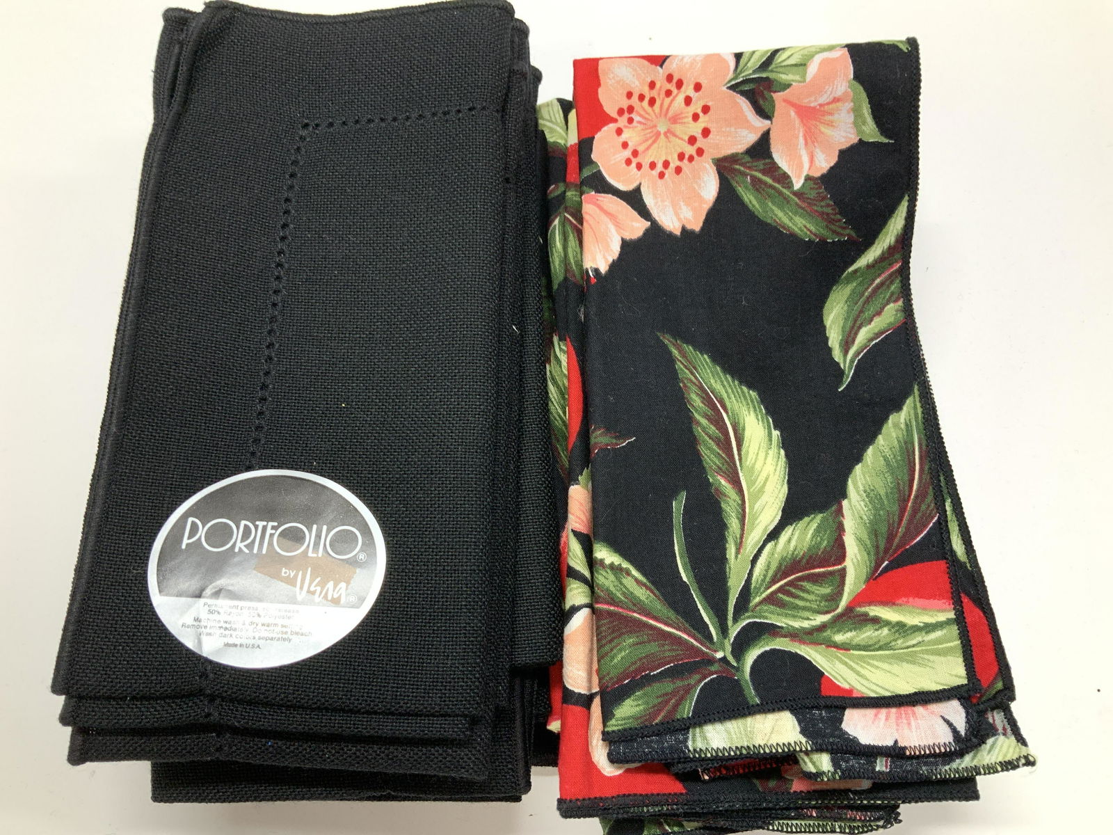 Group Lot Dinner Napkins, Vera, More (1 of 6)