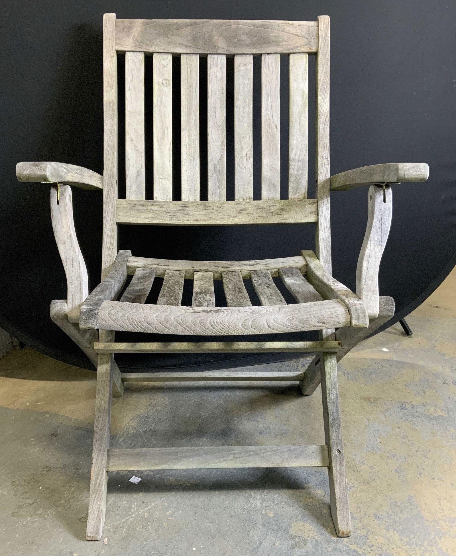 OUTDOOR CLASSICS Wooden Folding Chair (1 of 8)