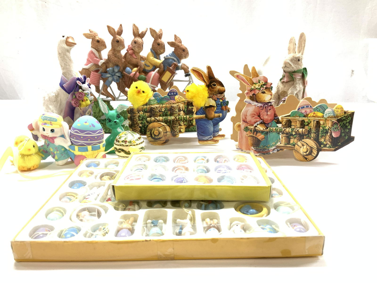 Group 17 Easter Holiday decorations (1 of 11)