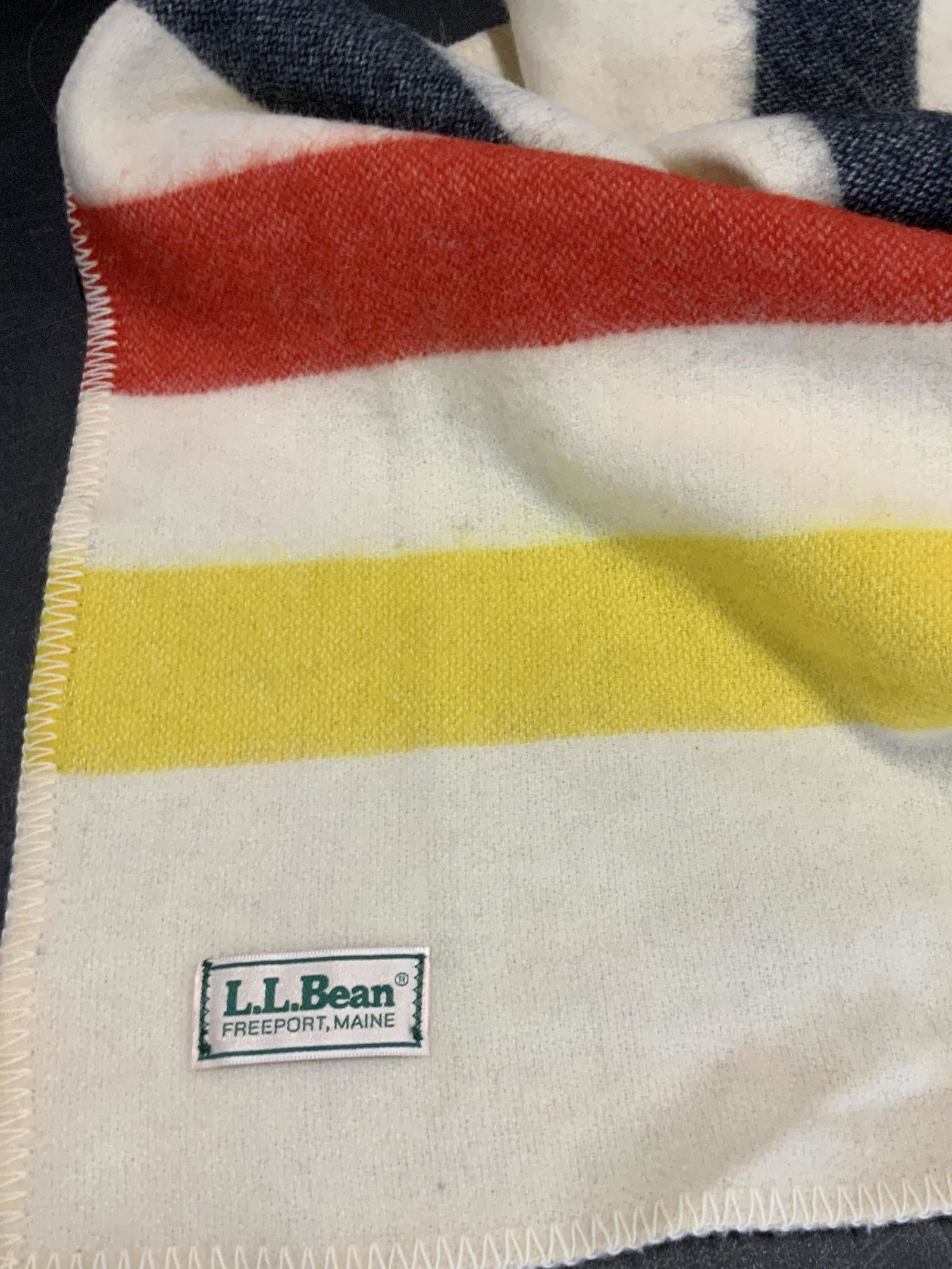 L.L.BEAN WOOL BLANKET w Stripes (1 of 5)
