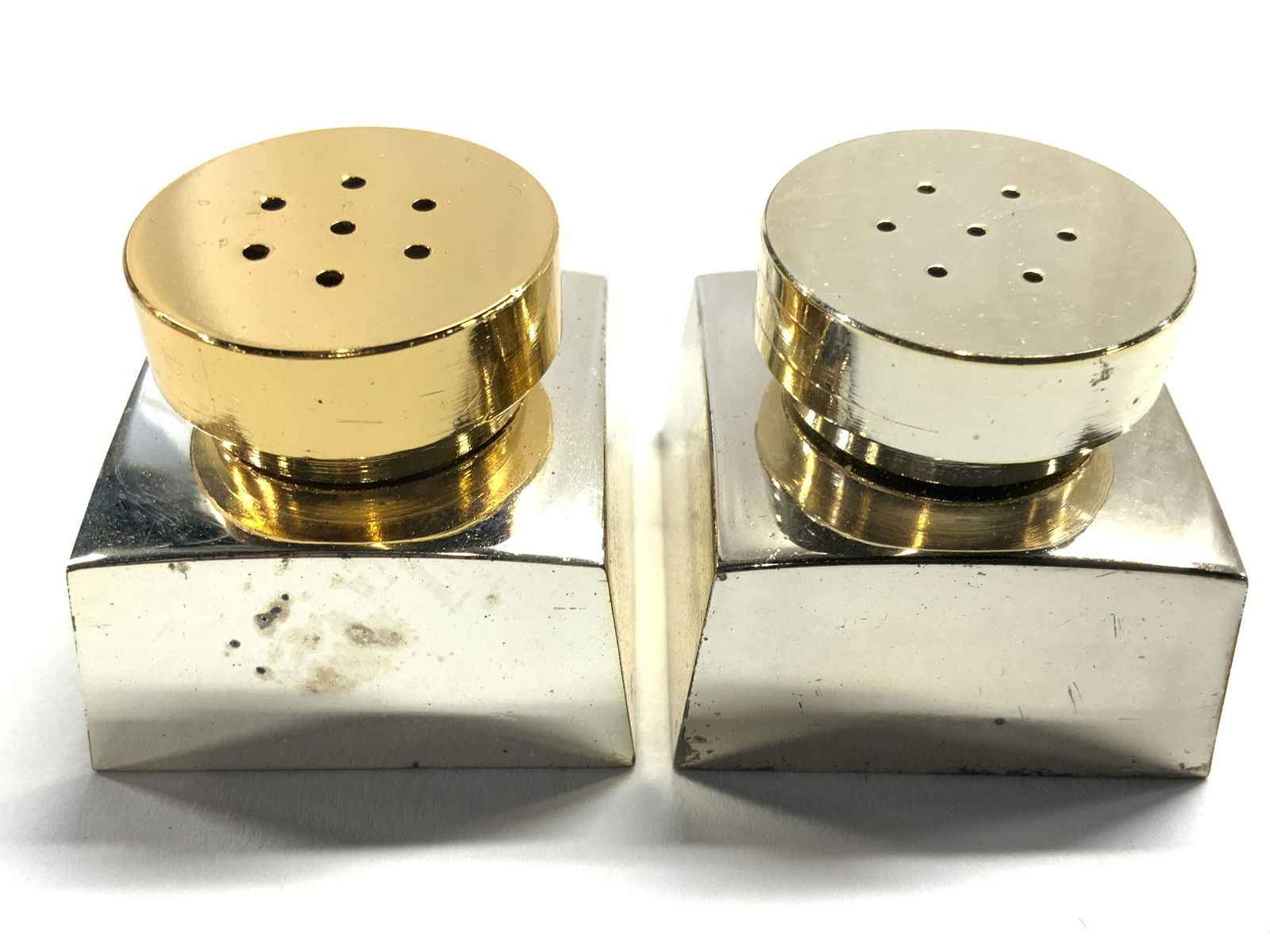 Lot 2 Mixed Metals Modern Salt & Pepper Shakers (1 of 6)