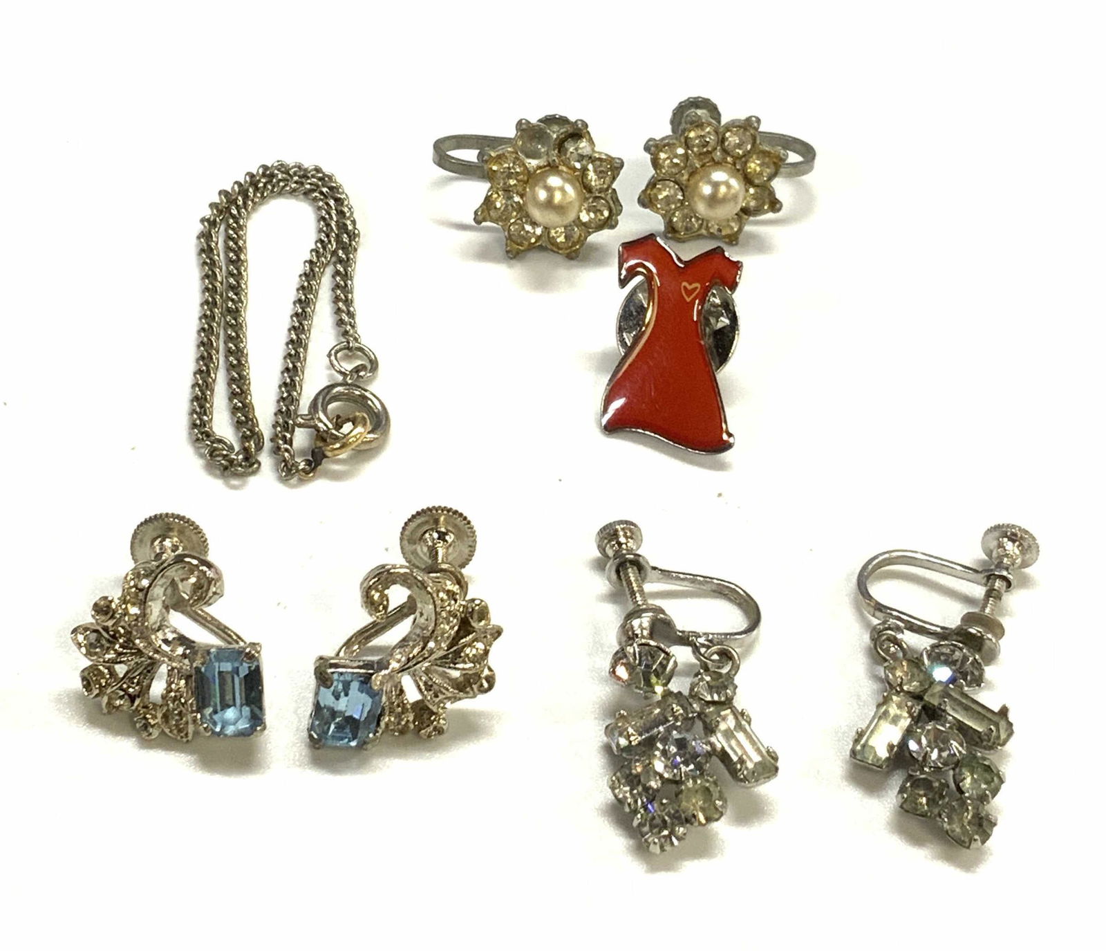 Group 5 Vintage Silver Tone Costume Earrings, More (1 of 6)