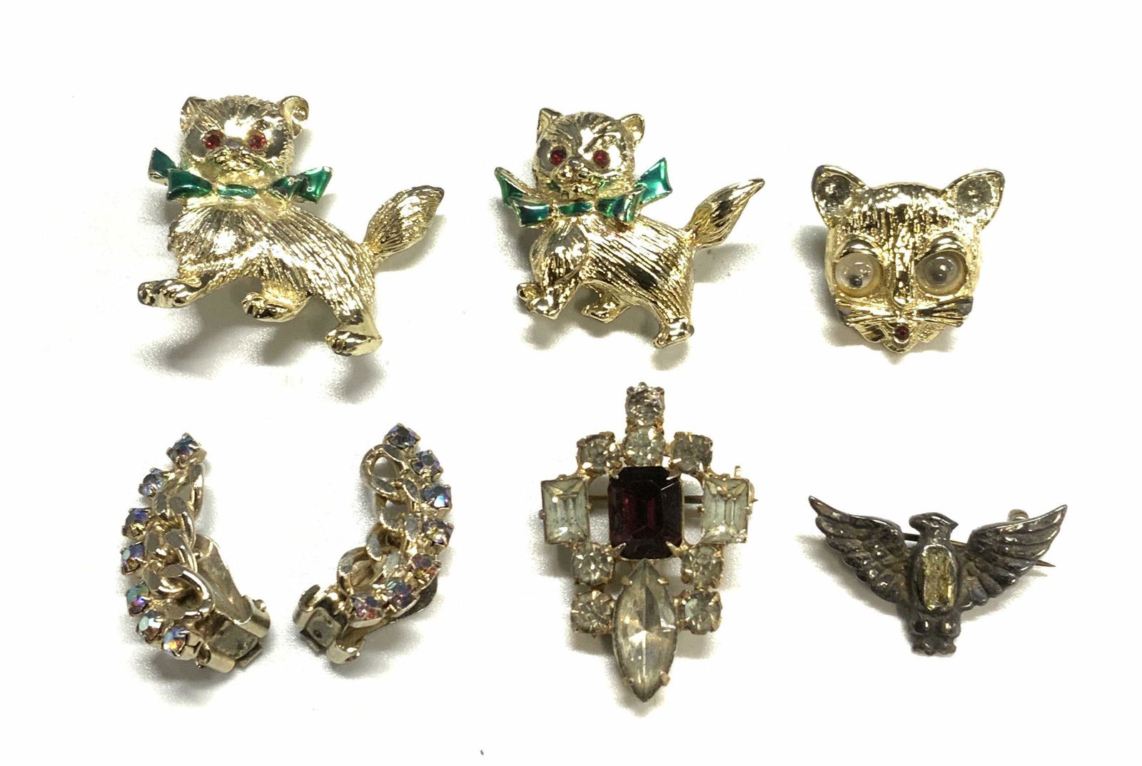 Group 6 Vtg Costume Earrings, Brooches, Cats, More (1 of 9)