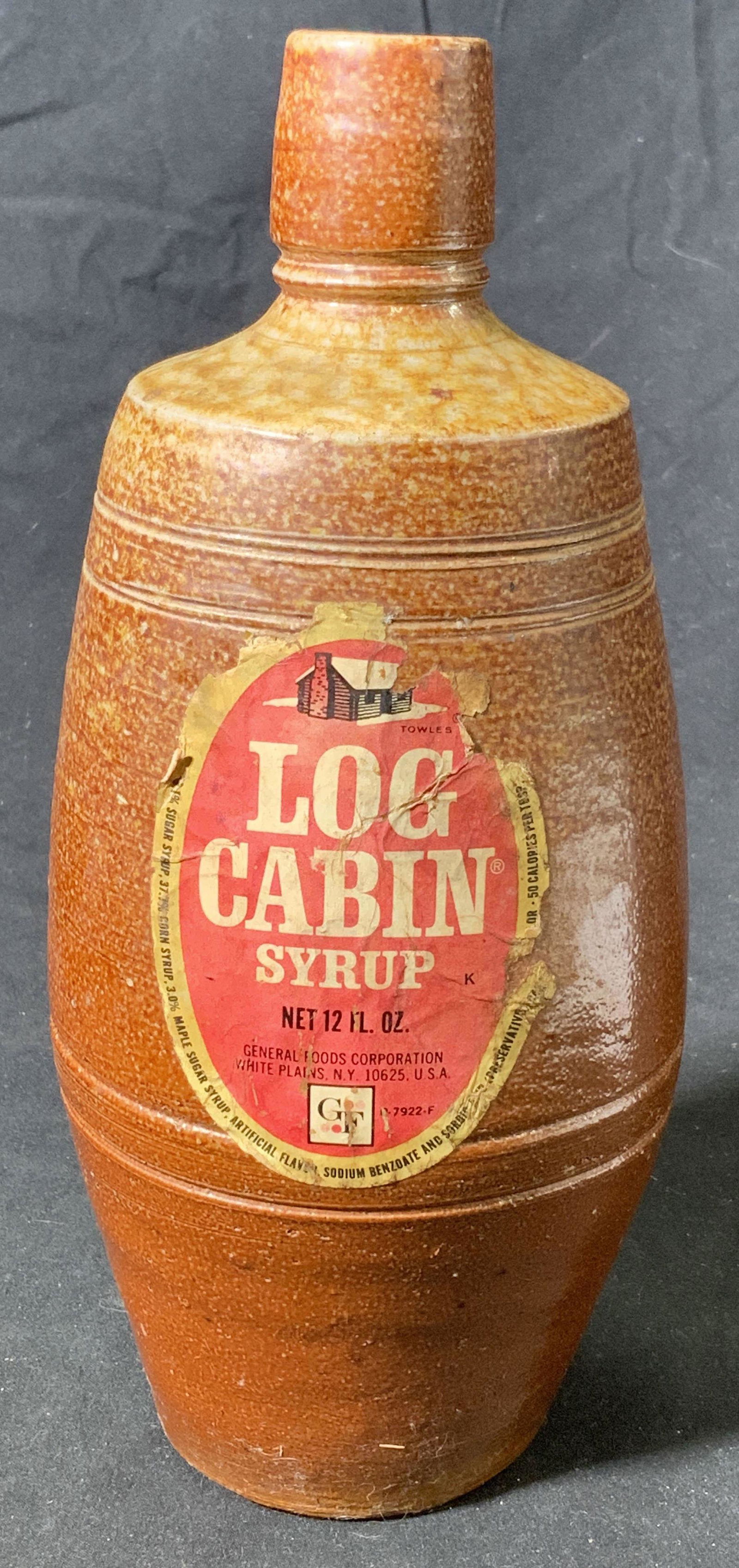 Vintage LOG CABIN SYRUP Ceramic Bottle (1 of 5)