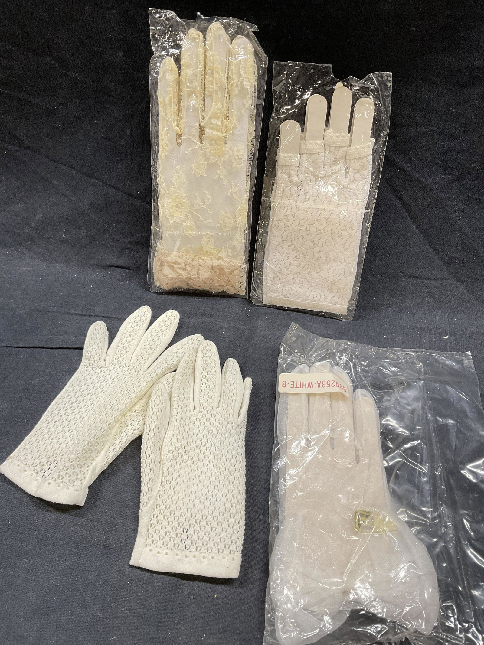 Lot 4 Lace White Hand Gloves, NIB (1 of 5)