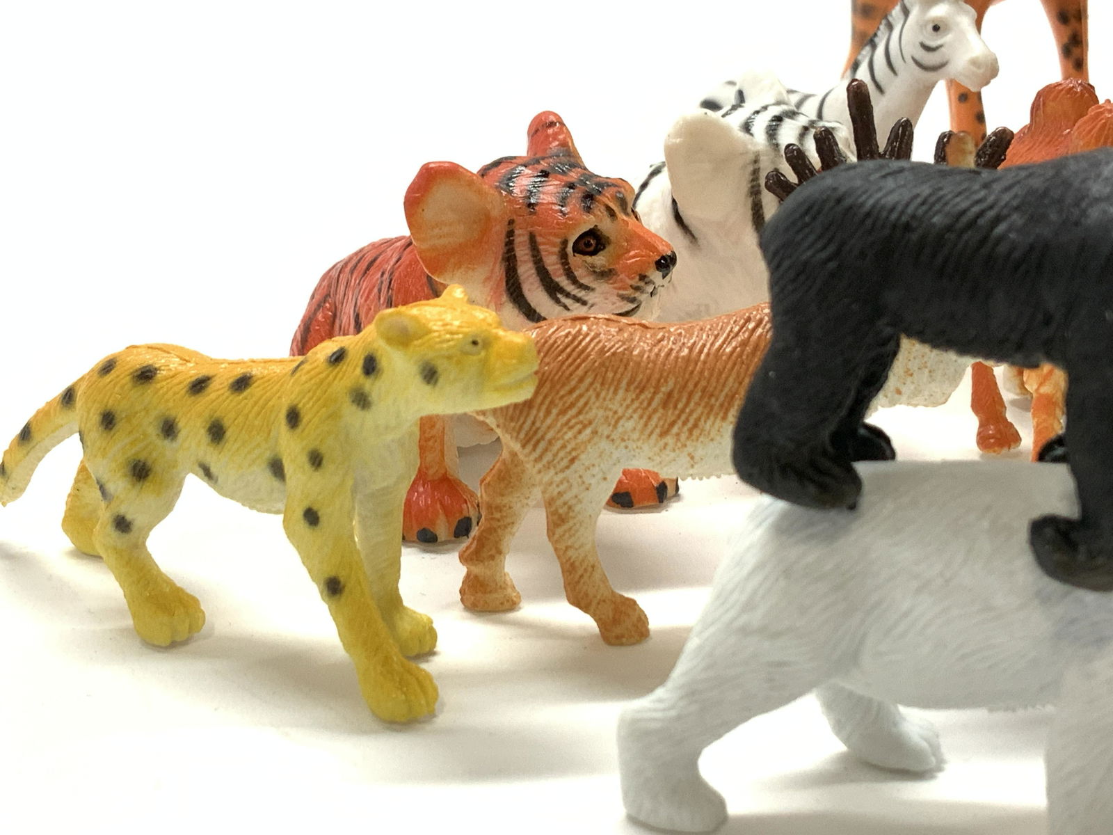 Lot 22 Zoo Toy Animal Figurines (1 of 6)