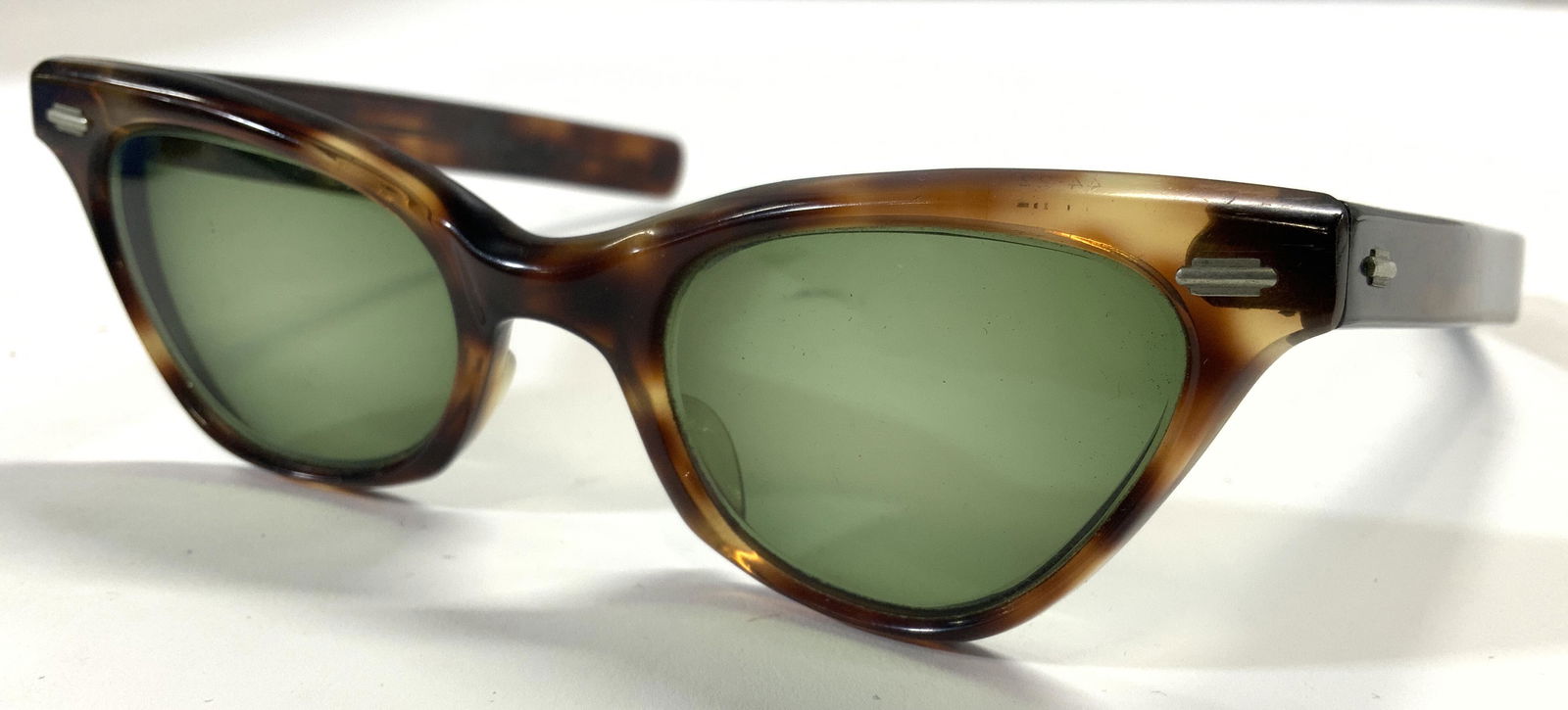 ORA Frame France Sunglasses (1 of 8)
