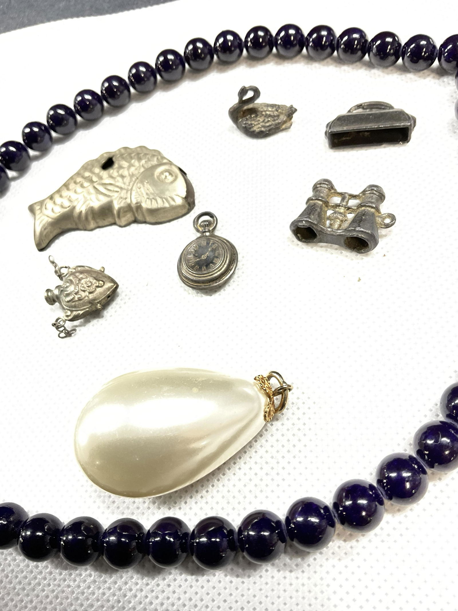 Lot of 8 Jewelry Making Charms and Beads (1 of 4)