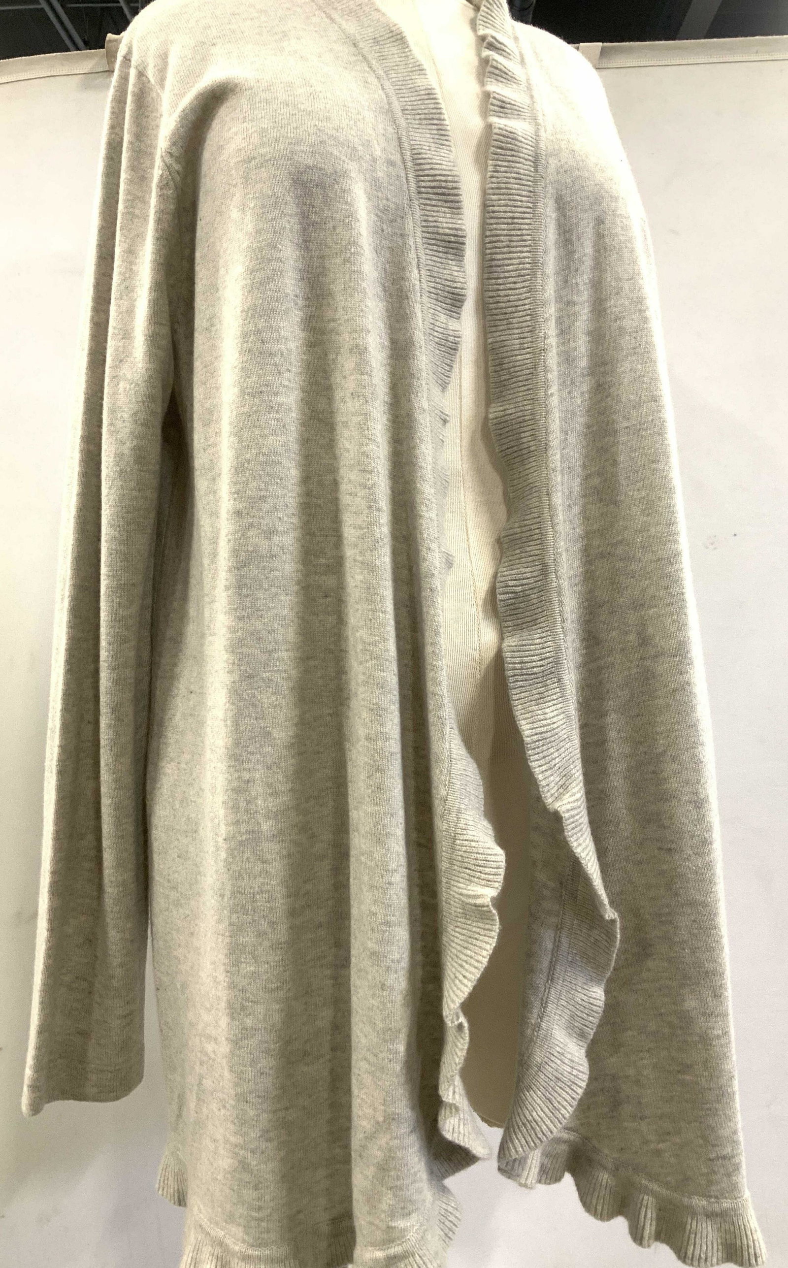 VINEYARD VINES NWT Merino Cashmere Cardigan: Vineyard Vines Heather Grey Dressy cardigan. New with tags, 70% merino wool, 30% cashmere. Ruffle shawl collar from neck to hem. Ladies XL New with tags Cardigan, sweater, contemporary sweater, luxury