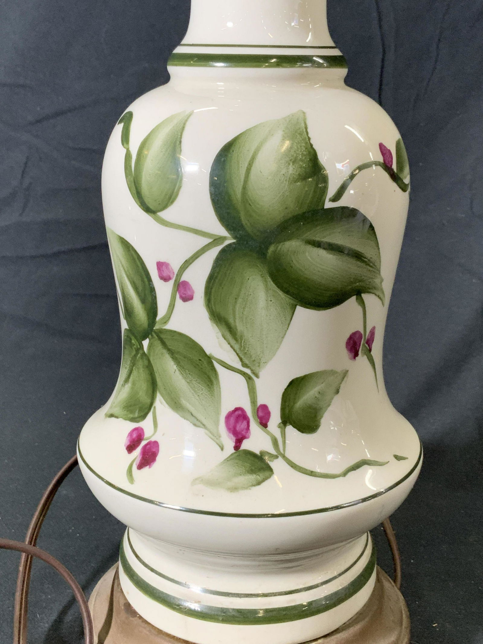 Vintage LEVITON Floral Hand Painted Ceramic Lamp (1 of 5)