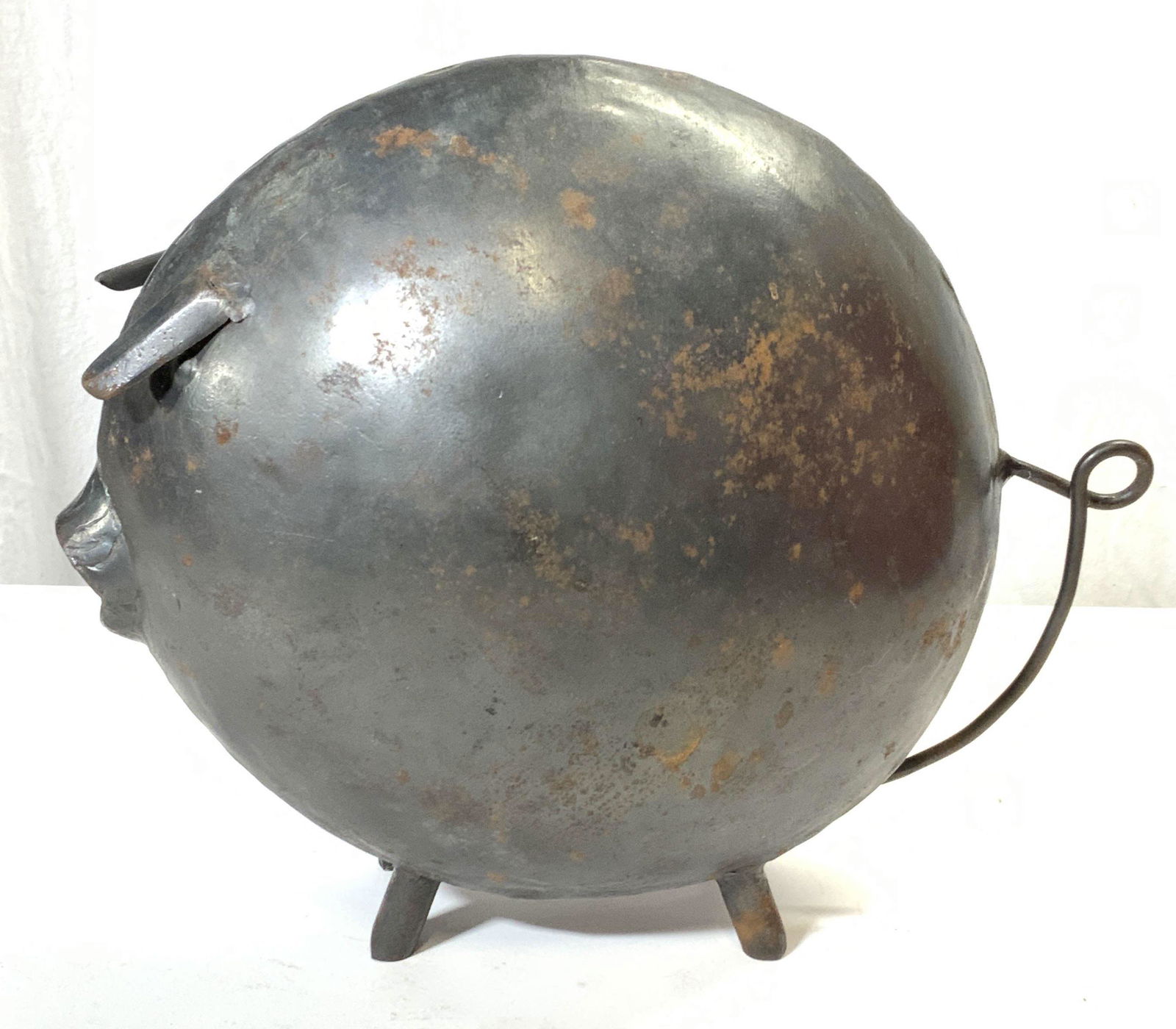 Metal Folk Art Pig Sculpture (1 of 4)