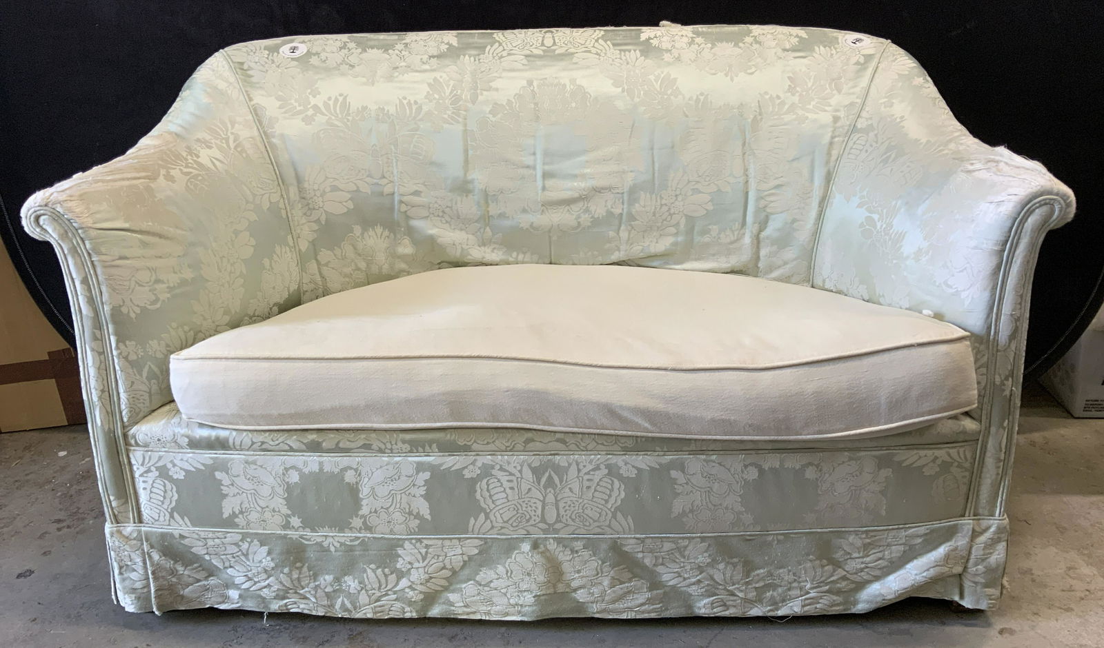 Martha Stewarts Settee W Slip Cover (1 of 10)