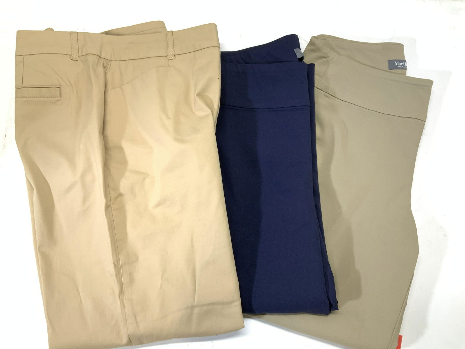 Lot 3 MARTA SWEWART Khaki and Stretch Pants (crop) (1 of 6)