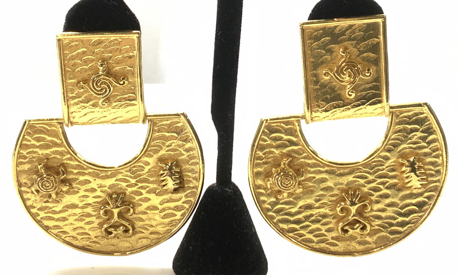 Dominique AURIENTIS PARIS Statement Earrings (1 of 6)