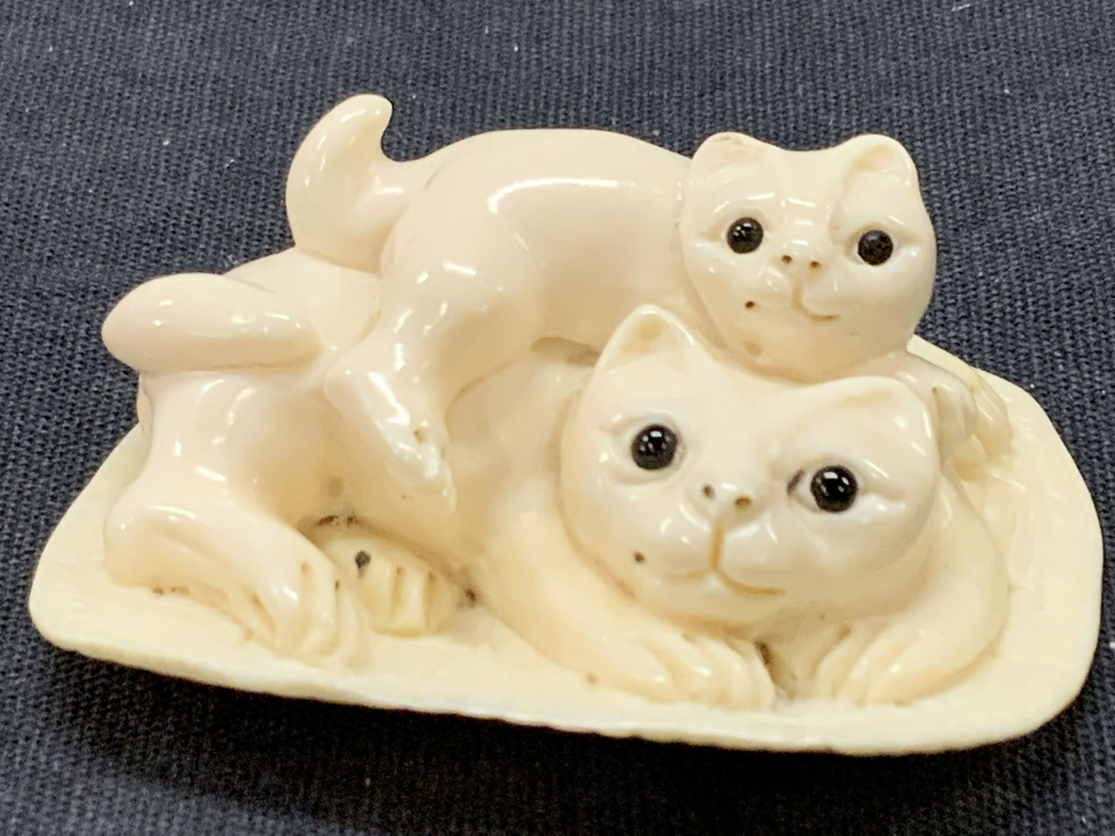 Signed Vintage Carved Horn Netsuke Charm (1 of 11)