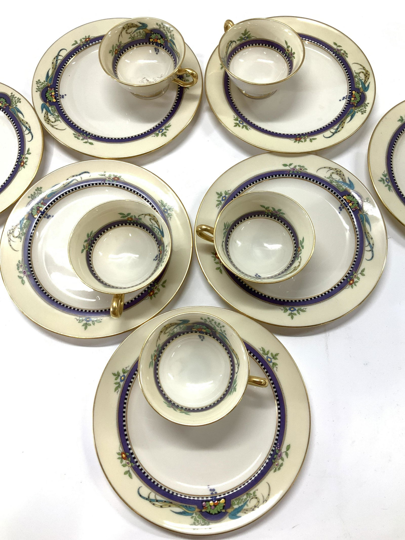 Set13 LENOX Florid Porc Tea Cups Plates England: Vintage partial set of Lenox Tea cups and plates, pattern Florida, produced from 1922 - 1948. Discontinued. Hallmarked Lenox Florida C . Made in England. Cream toned porcelain with Gil rims, delicate