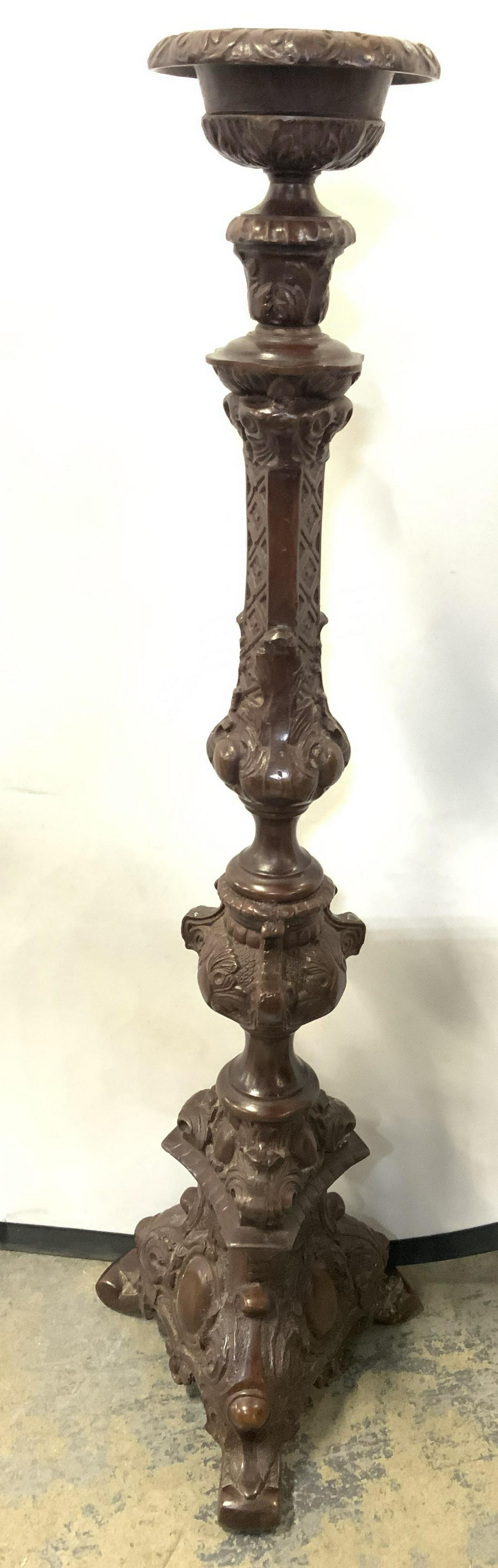 MAITLAND SMITH Brass Victorian FloorSz Candlestick (1 of 10)