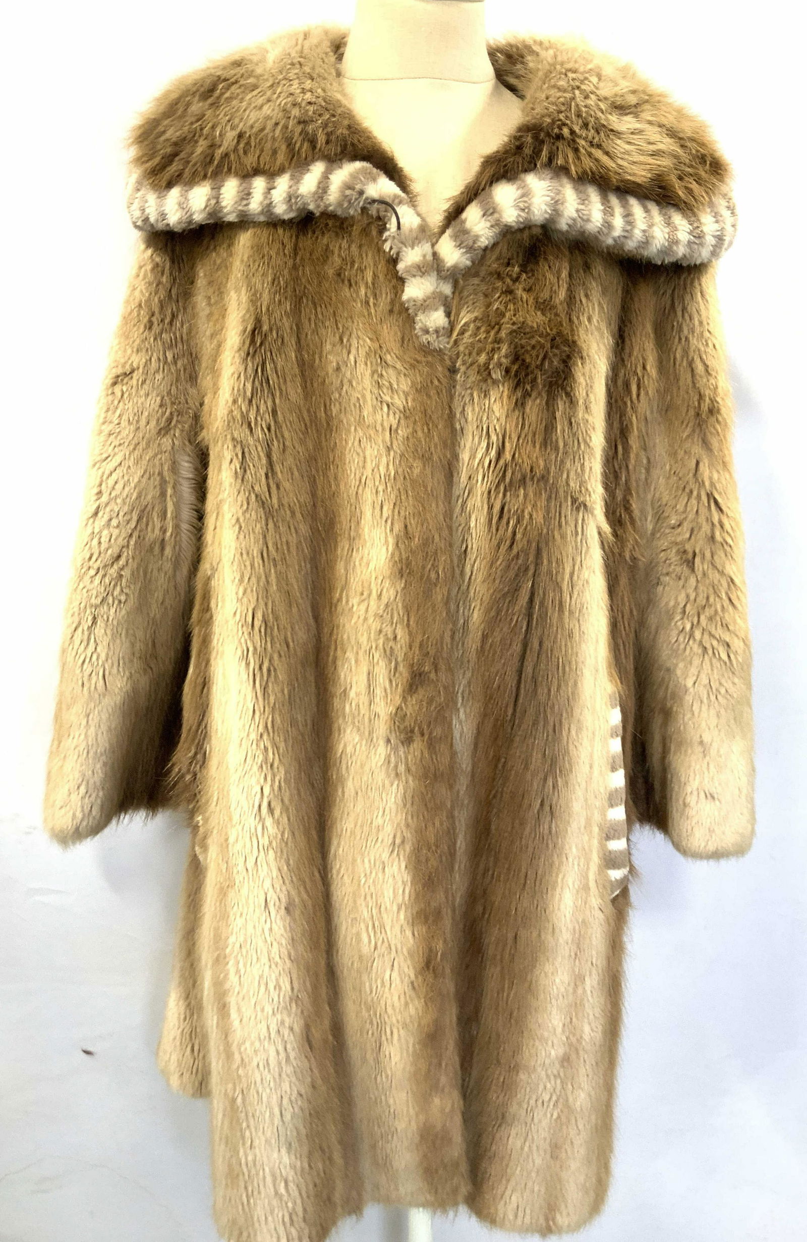 Vintage Fur Coat (1 of 14)