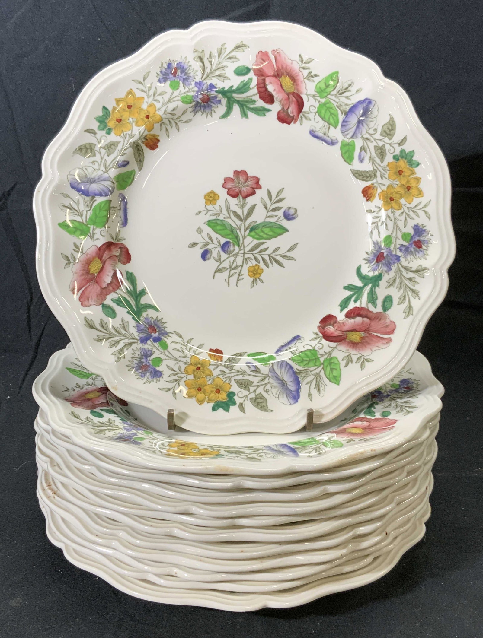 Set 12 ROYAL DOULTON Stratford Porcelain Plates: Set of 12 vintage Royal DOULTON Stratford floral motif porcelain plates. Measure approx. 8.5 inches diameter each. Surface wear consistent with age and exposure, need cleaning. All pieces trademarked 