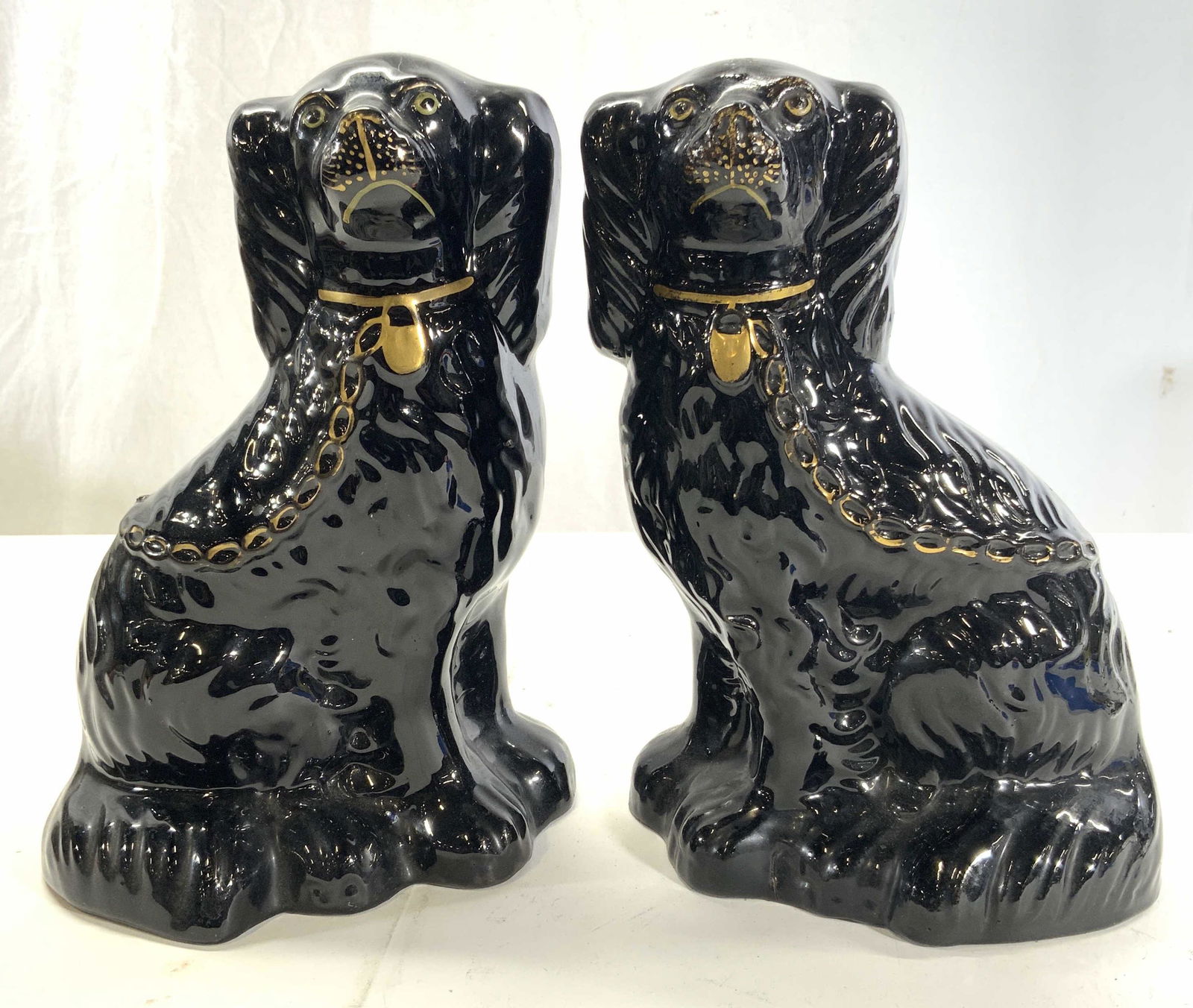 STAFFORDSHIRE Pair Porcelain Dog Spaniels (1 of 10)