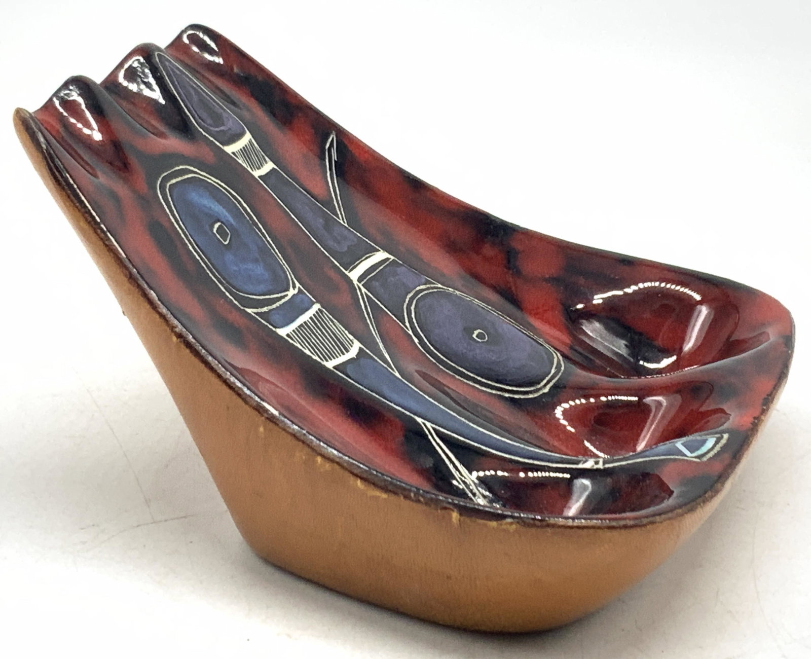 VNTG Artisan Crafted Ceramic & Leather Pipe Stand (1 of 12)